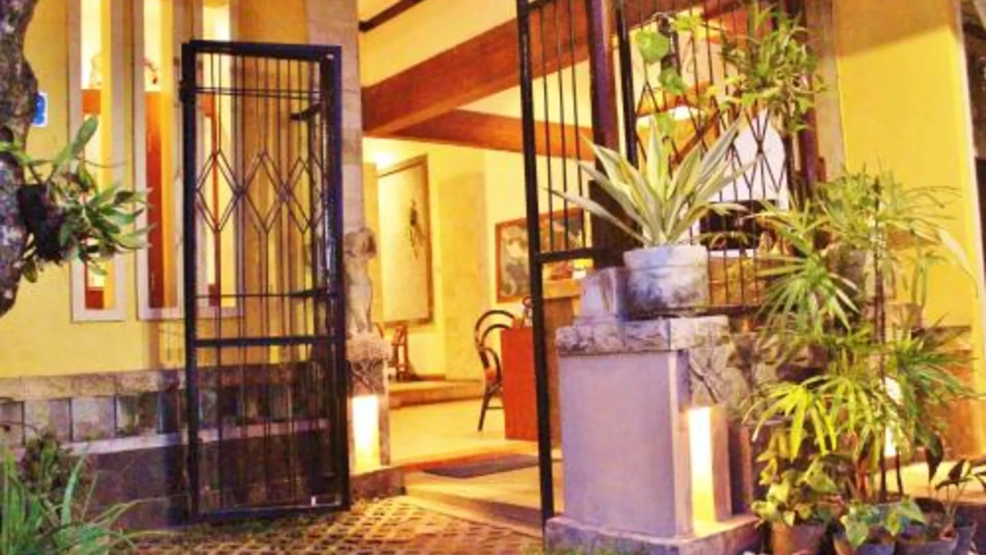 발리 호텔 사누르 인다 1성급 호텔 객실