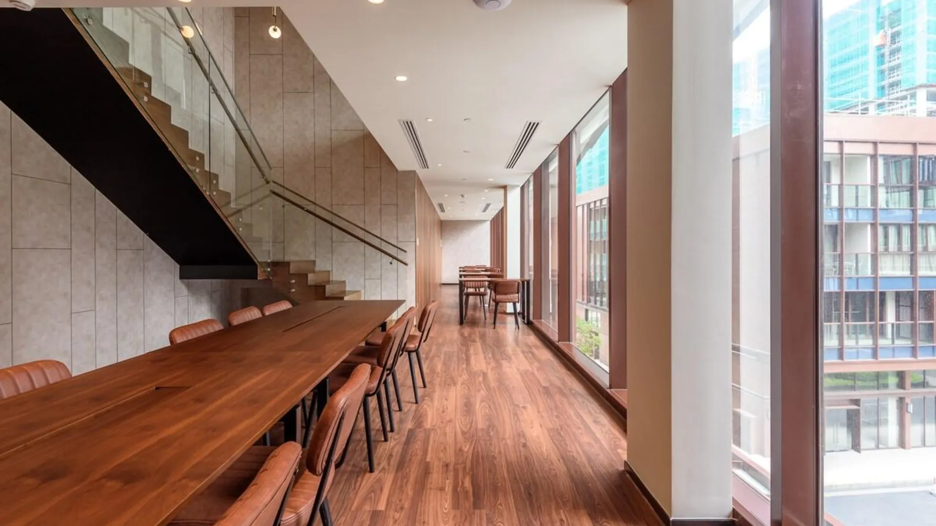 호치민 1군의 아파트먼트 (85m², 침실 2개, 프라이빗 욕실 2개) 5성급 싱글룸 수영장