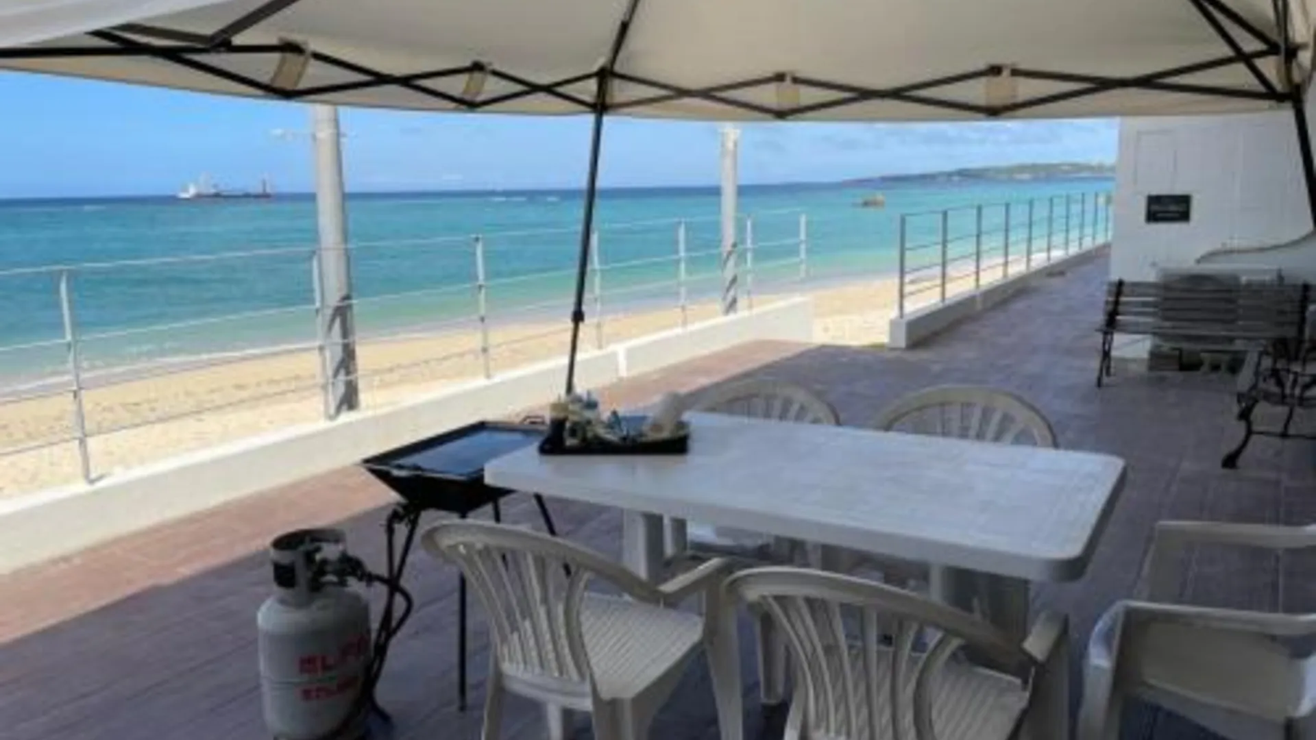 오키나와 본섬 호텔 앤 레스토랑 온 더 비치 루에 2성급 호텔 레스토랑