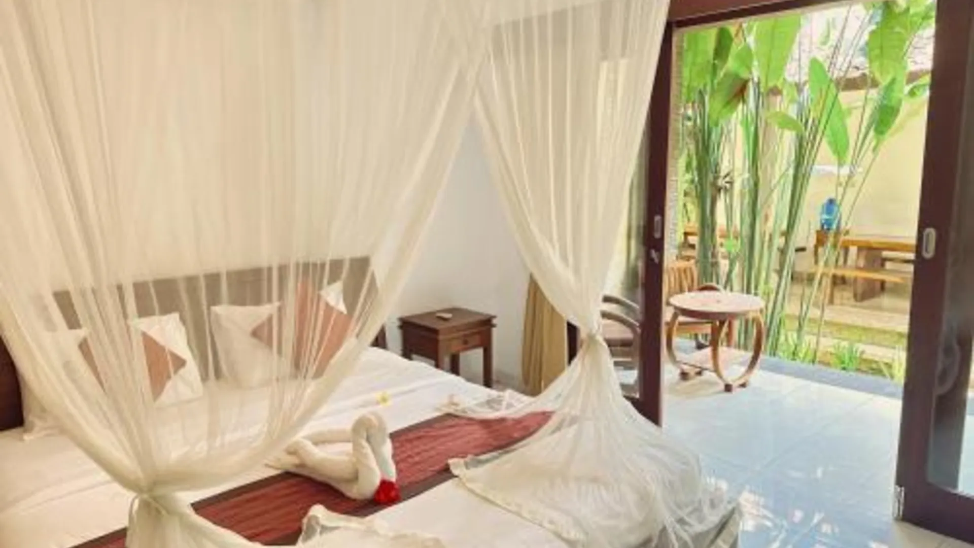 발리 Umah Belos 2성급 게스트하우스 스위트룸