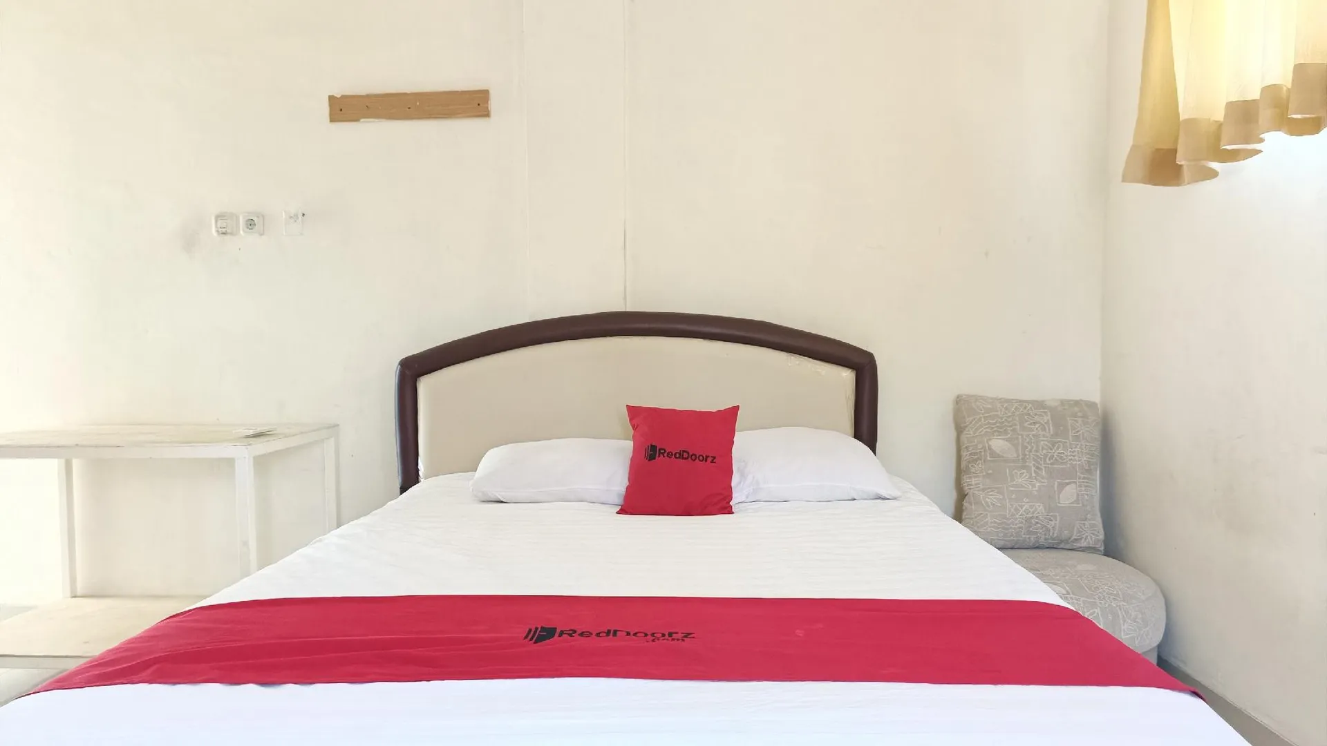 마카사르 RedDoorz Syariah near Rumah Sakit Umum Wisata UIT 2성급 호텔 객실