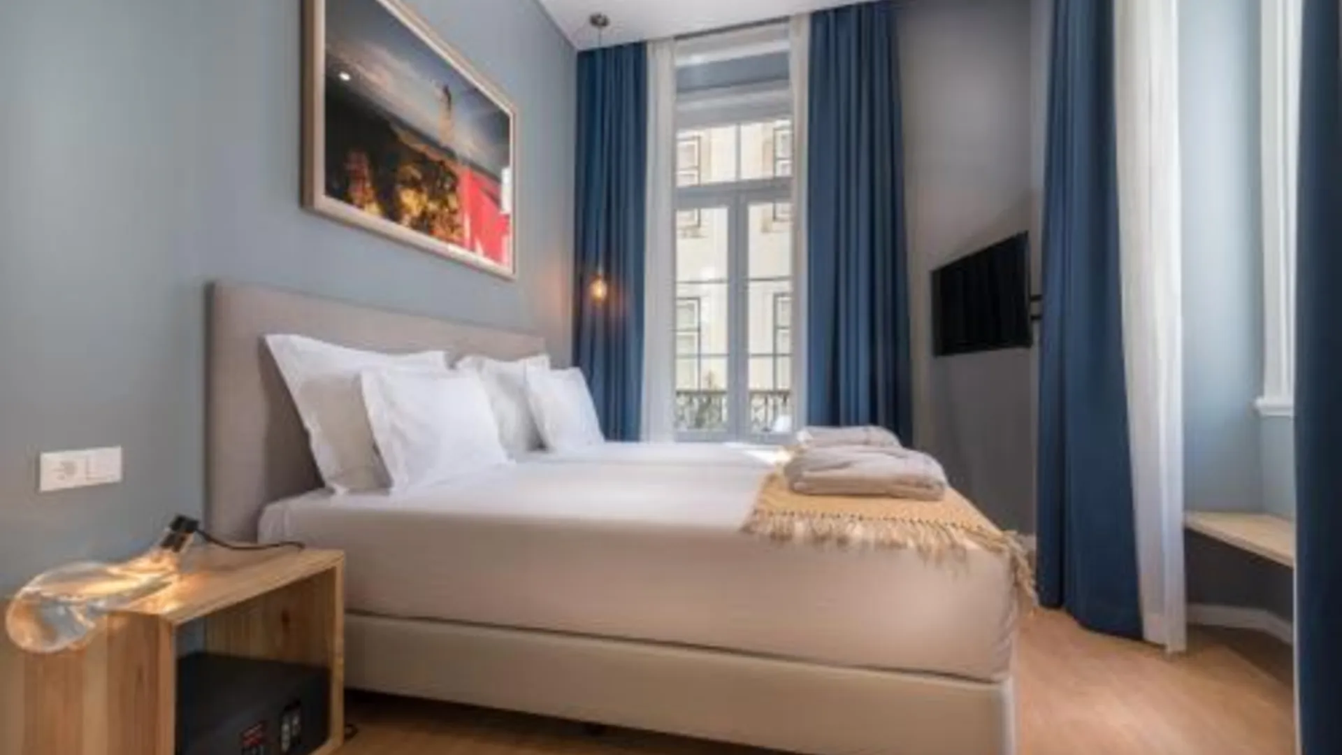 리스본 에스키나 어반 로지 3성급 호텔 스위트룸