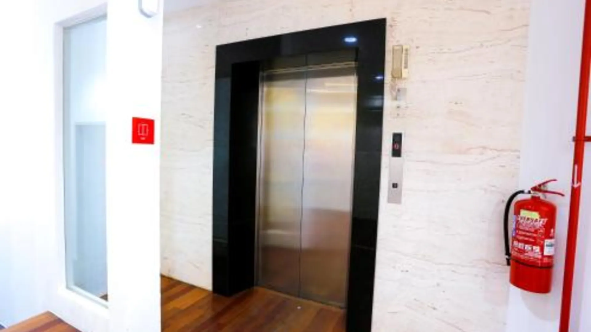 틀룩인탄 럭스 호텔 2성급 호텔 부대시설