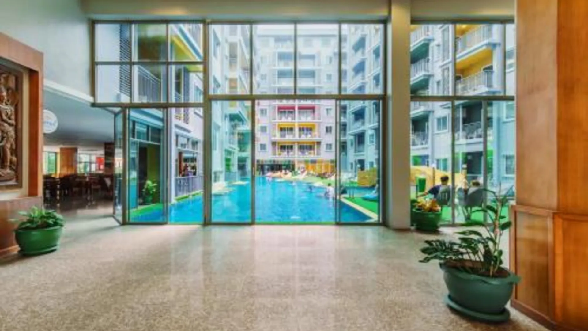 푸켓 엘리트 스위트 파통 4성급 호텔 로비