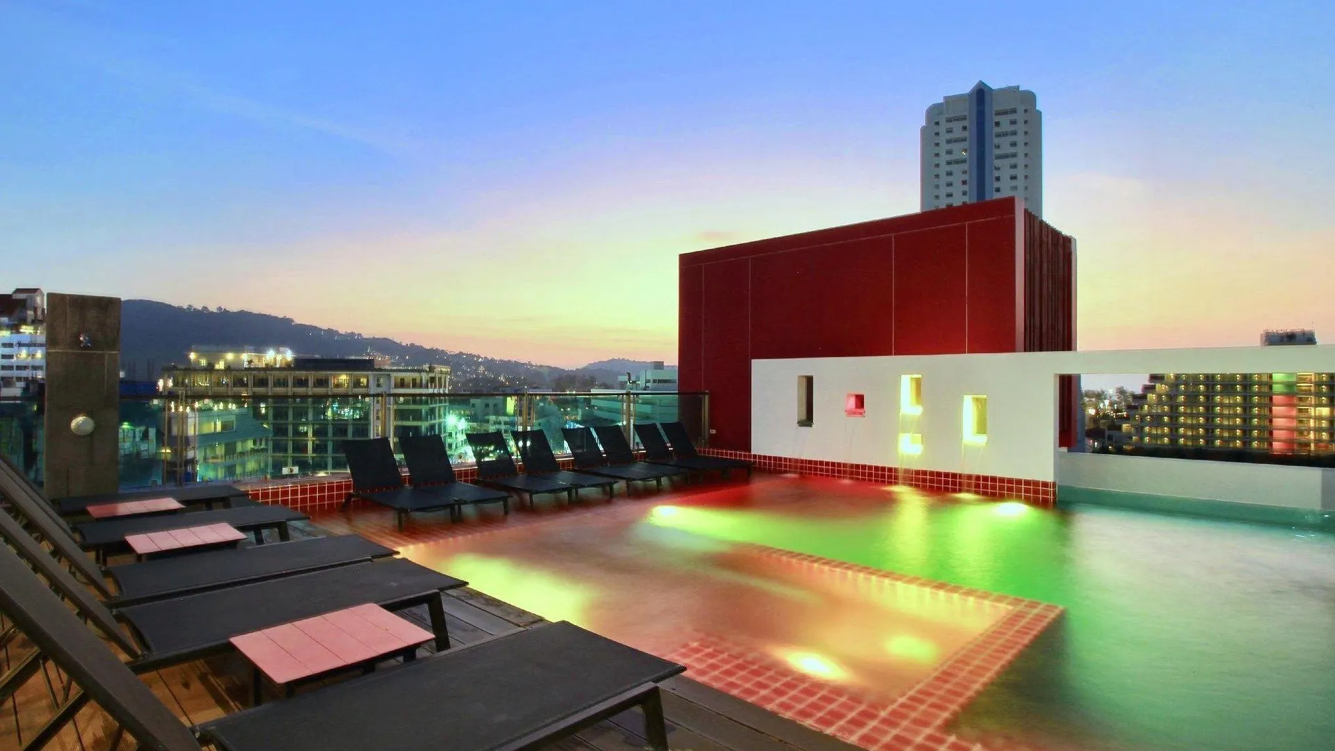 푸켓 슬립 위드 미 호텔 디자인 호텔 앳 파통 4성급 호텔 로비