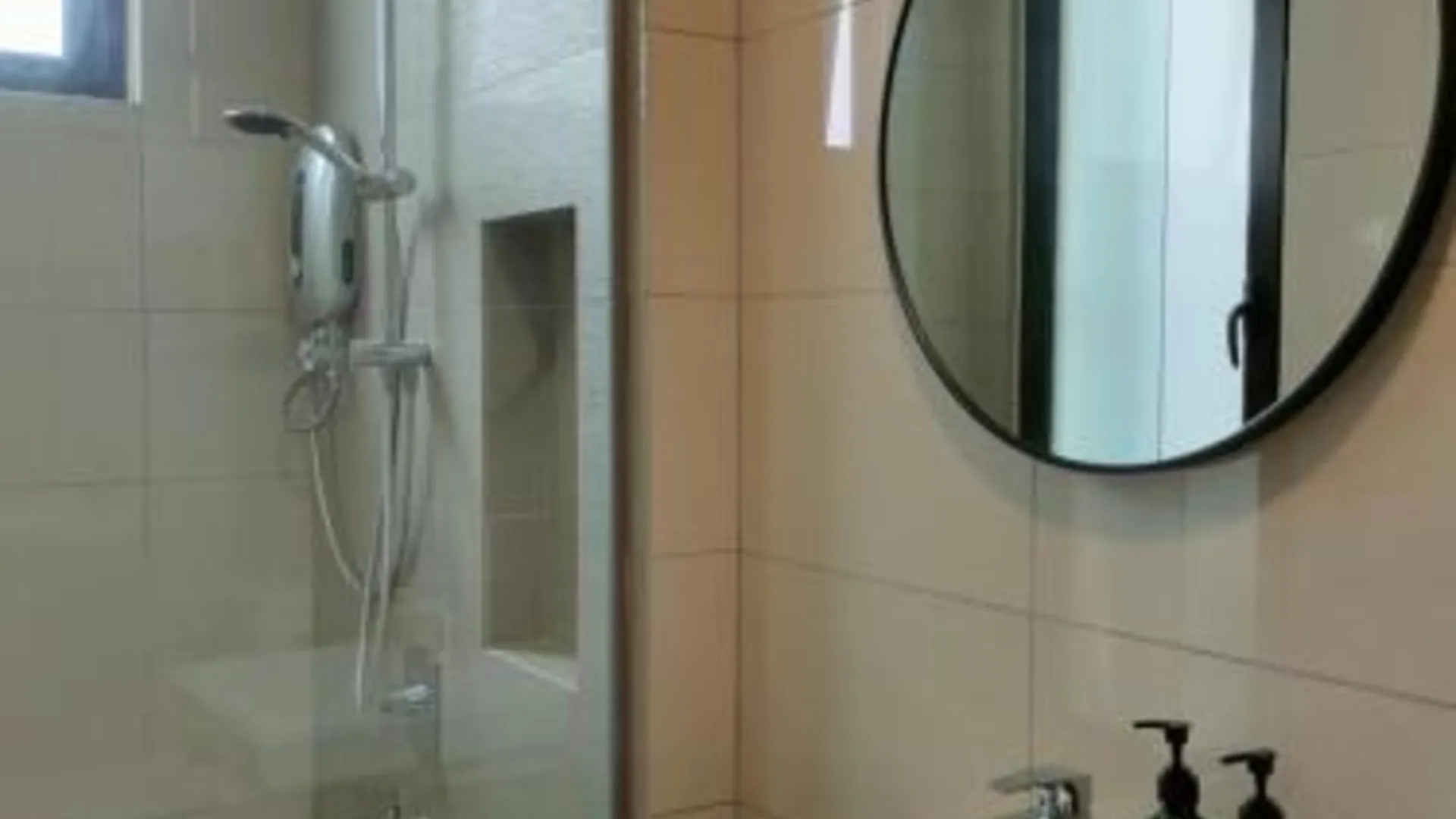 조호바루 / 조호르바루 탐포이의 아파트먼트 (800m², 침실 3개, 프라이빗 욕실 2개) 4성급 게스트하우스 스위트룸