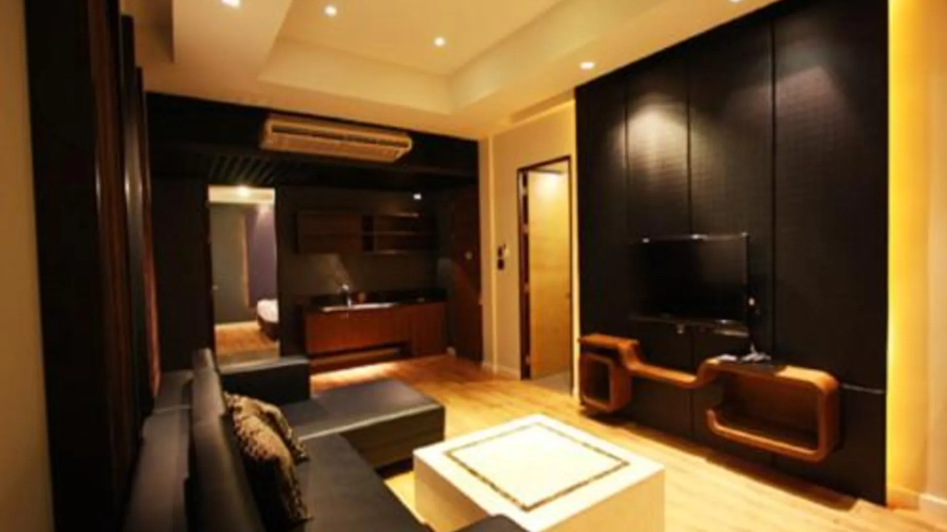 방콕 씨암 스와나 호텔 3성급 호텔 외관