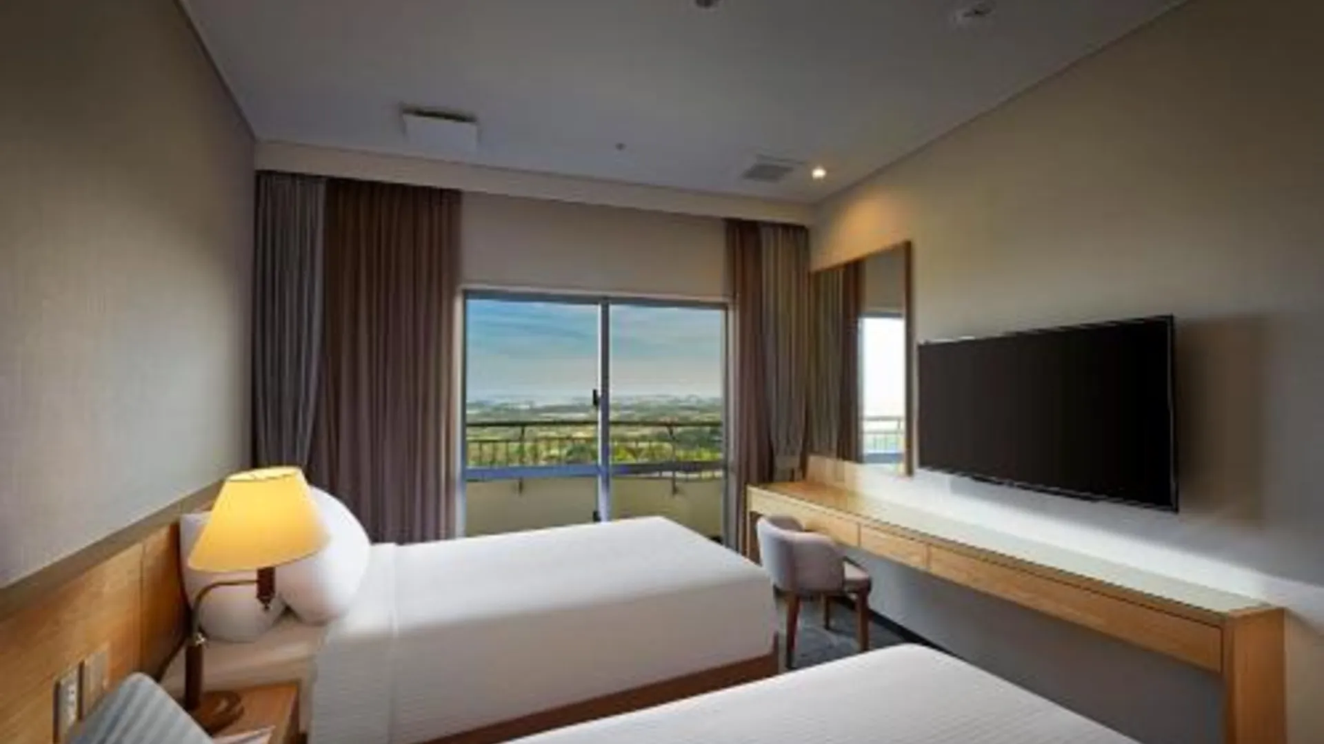 오키나와 본섬 ANA 크라운 플라자 리조트 오키나와 우루마 힐스 바이 IHG 3성급 호텔 전망