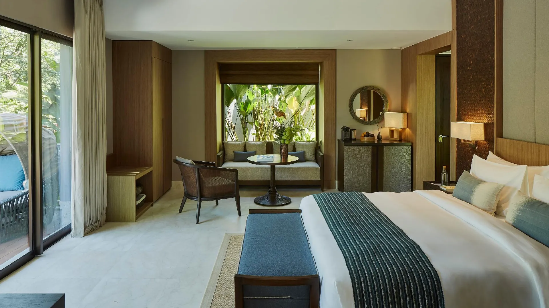 발리 니르자라 5성급 호텔 스위트룸