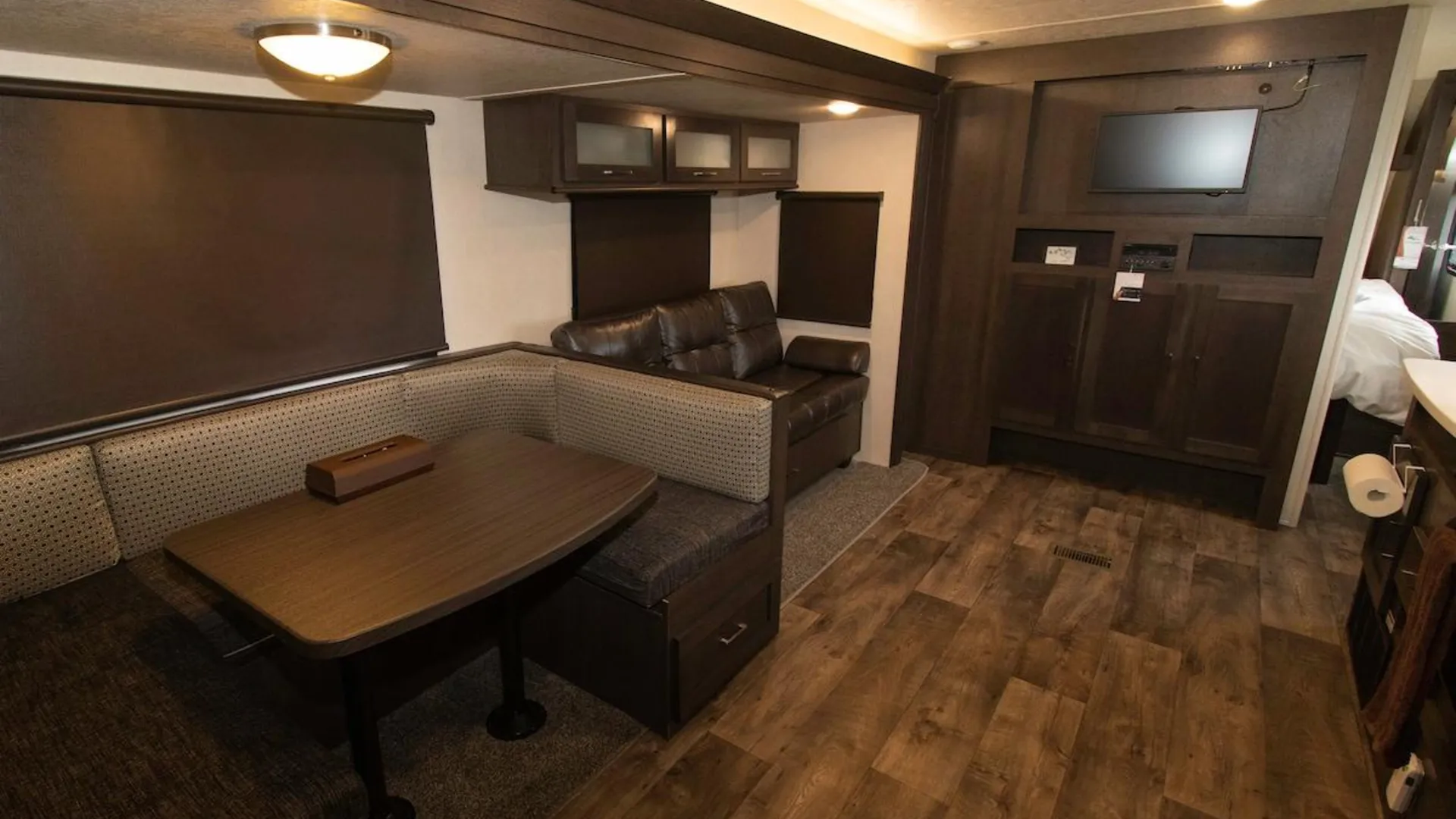 오키나와 본섬 [location not yet specified]의 프라이빗 하우스 (m², 침실 6개, 프라이빗 욕실 3개) 3성급 게스트하우스 스위트룸