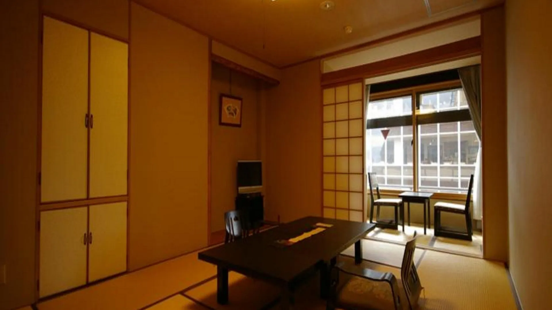 교토 카모가와칸 3성급 호텔 스위트룸