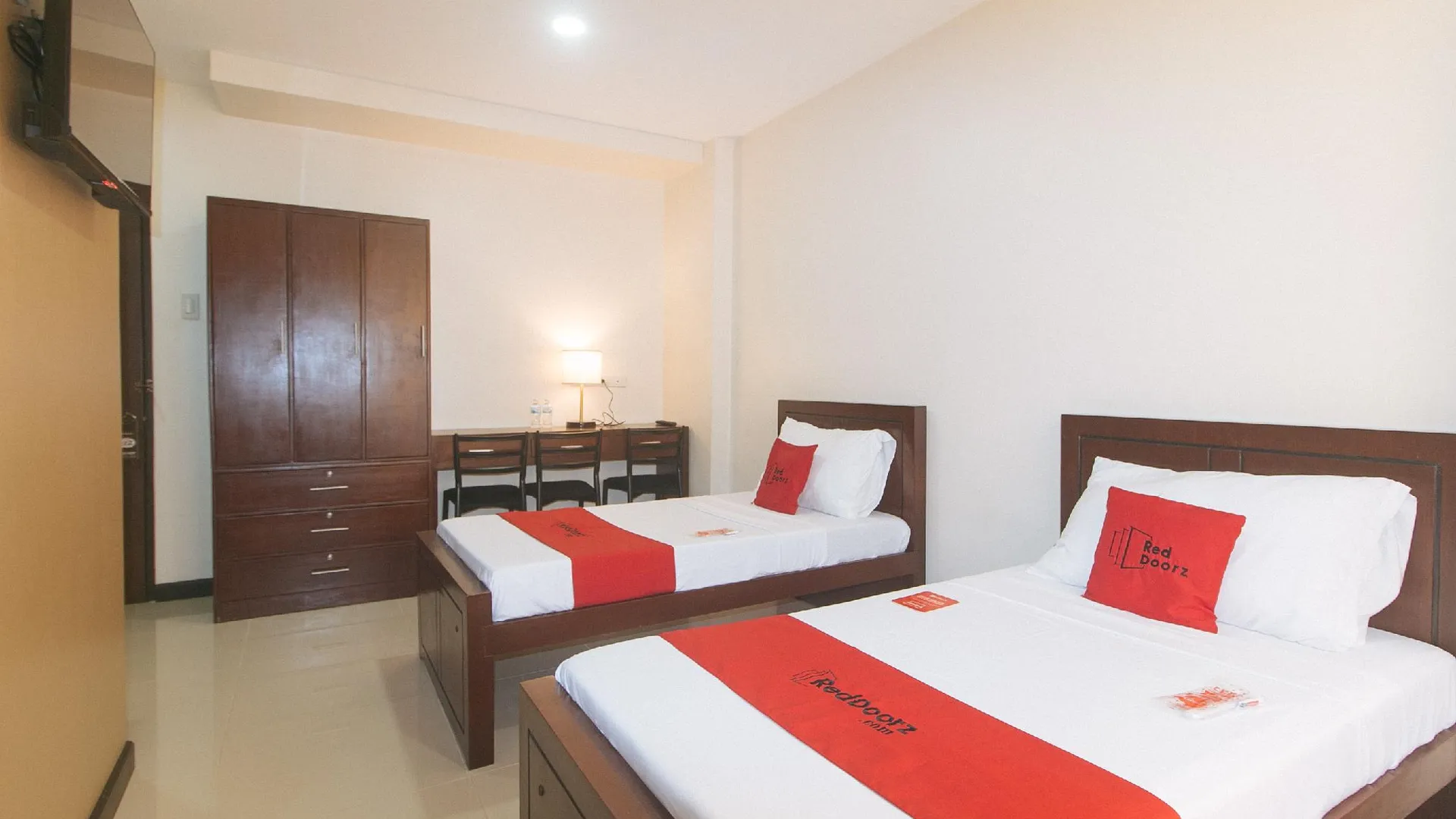 세부 레드도어즈 앳 누셀 1성급 호텔 객실