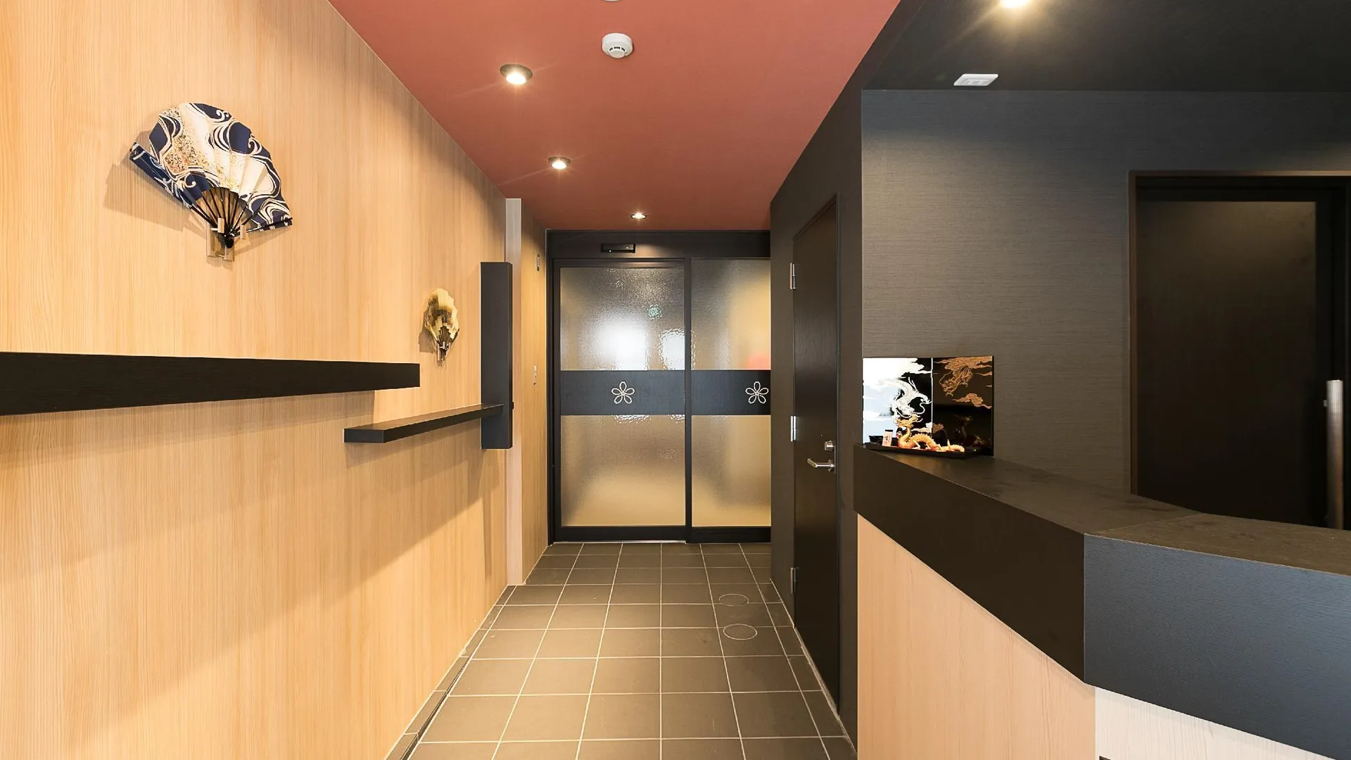 교토 스테이 사쿠라 교토 드래곤 4성급 게스트하우스 로비