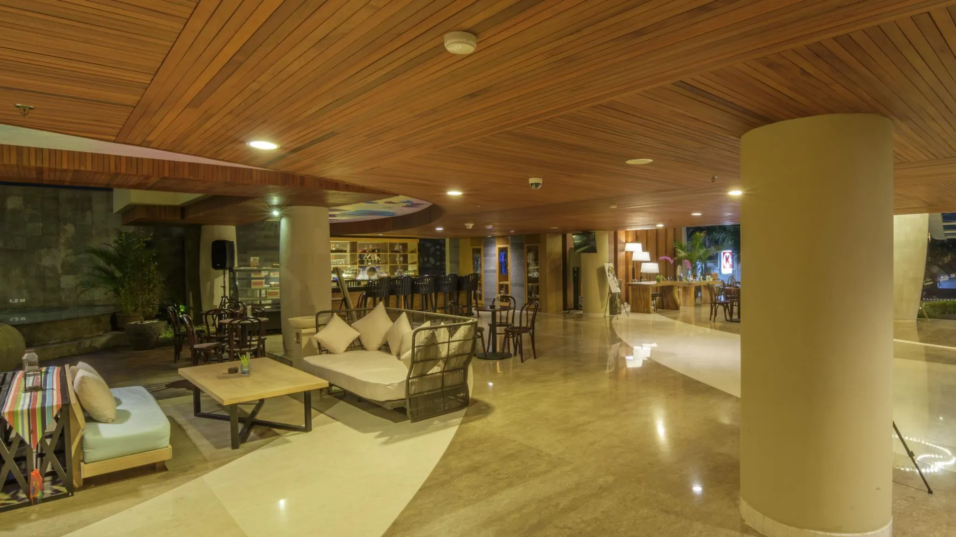 발리 베드록 호텔 쿠타 발리 4성급 호텔 레스토랑