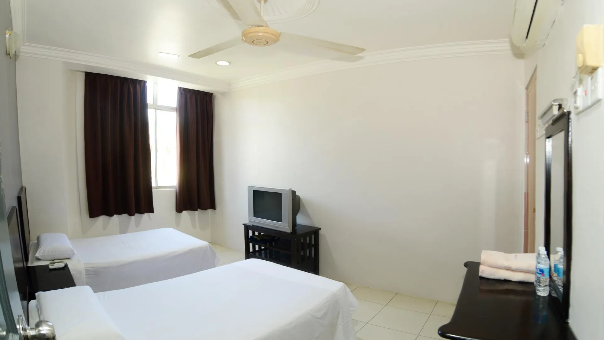 쿠알라 리피스 폴리 스타 호텔 호텔 수영장