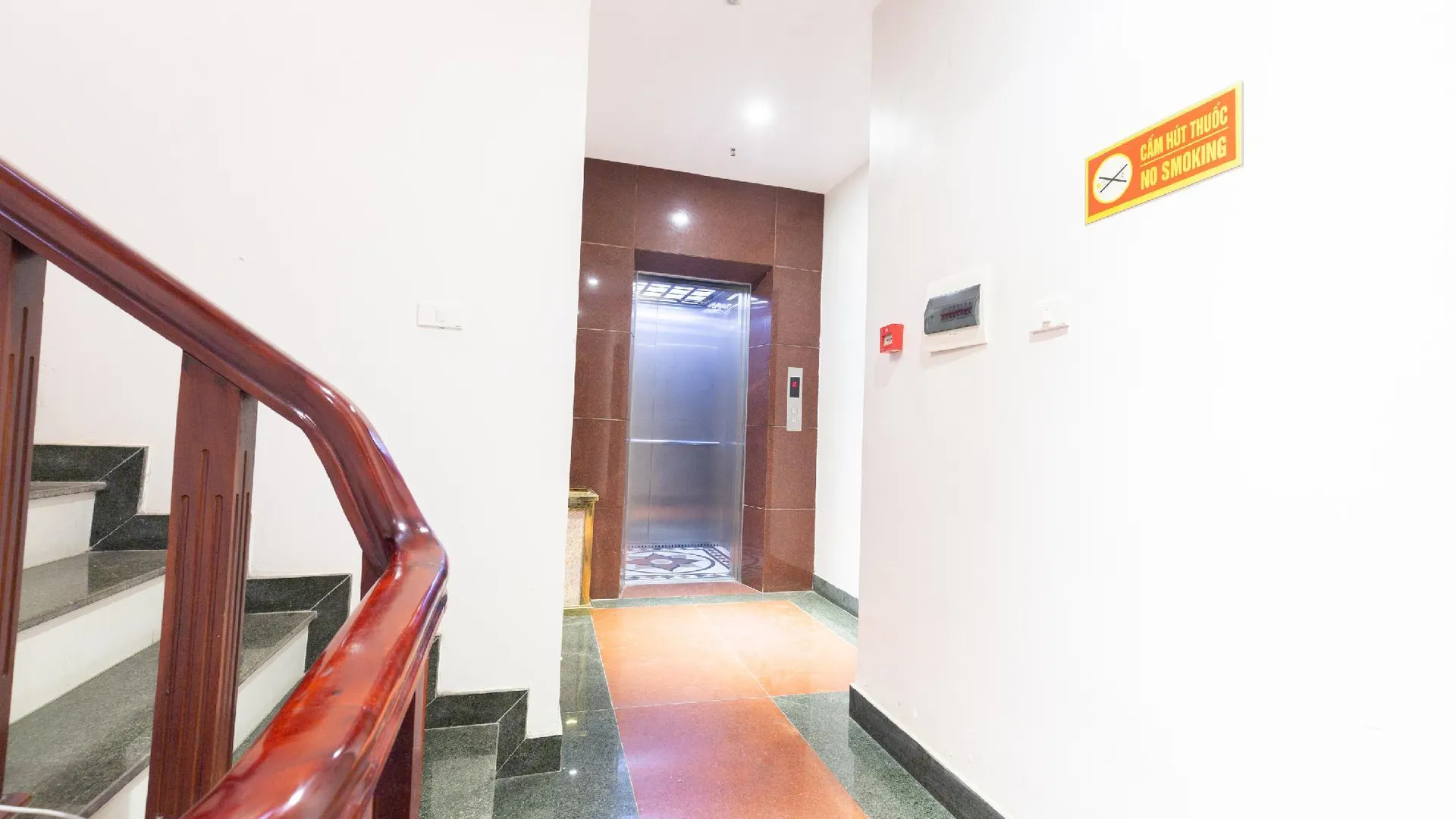 하노이 타이타닉 2 호텔 3성급 호텔 로비