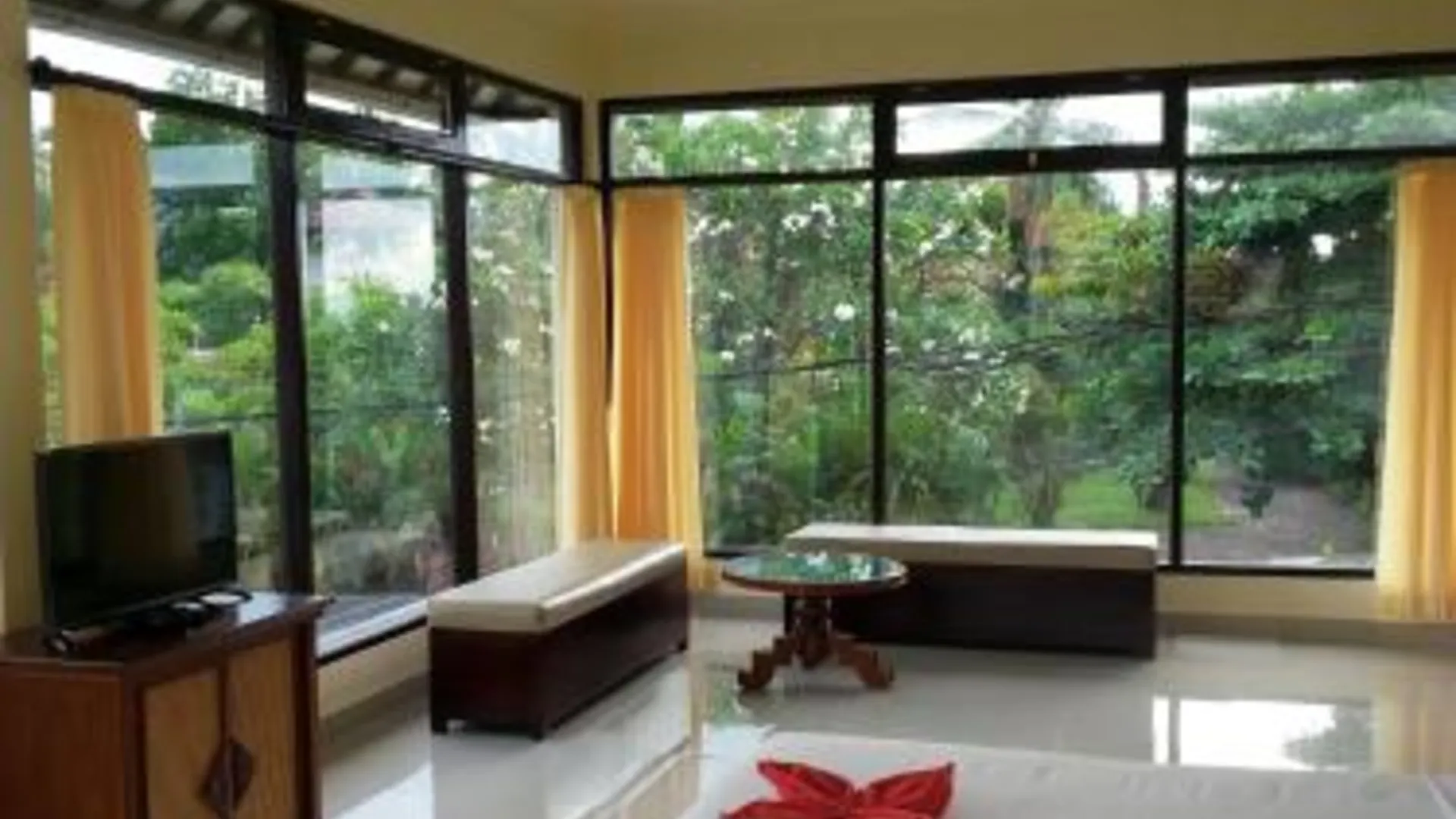 발리 푸리 만다라 로비나 호텔 스위트룸