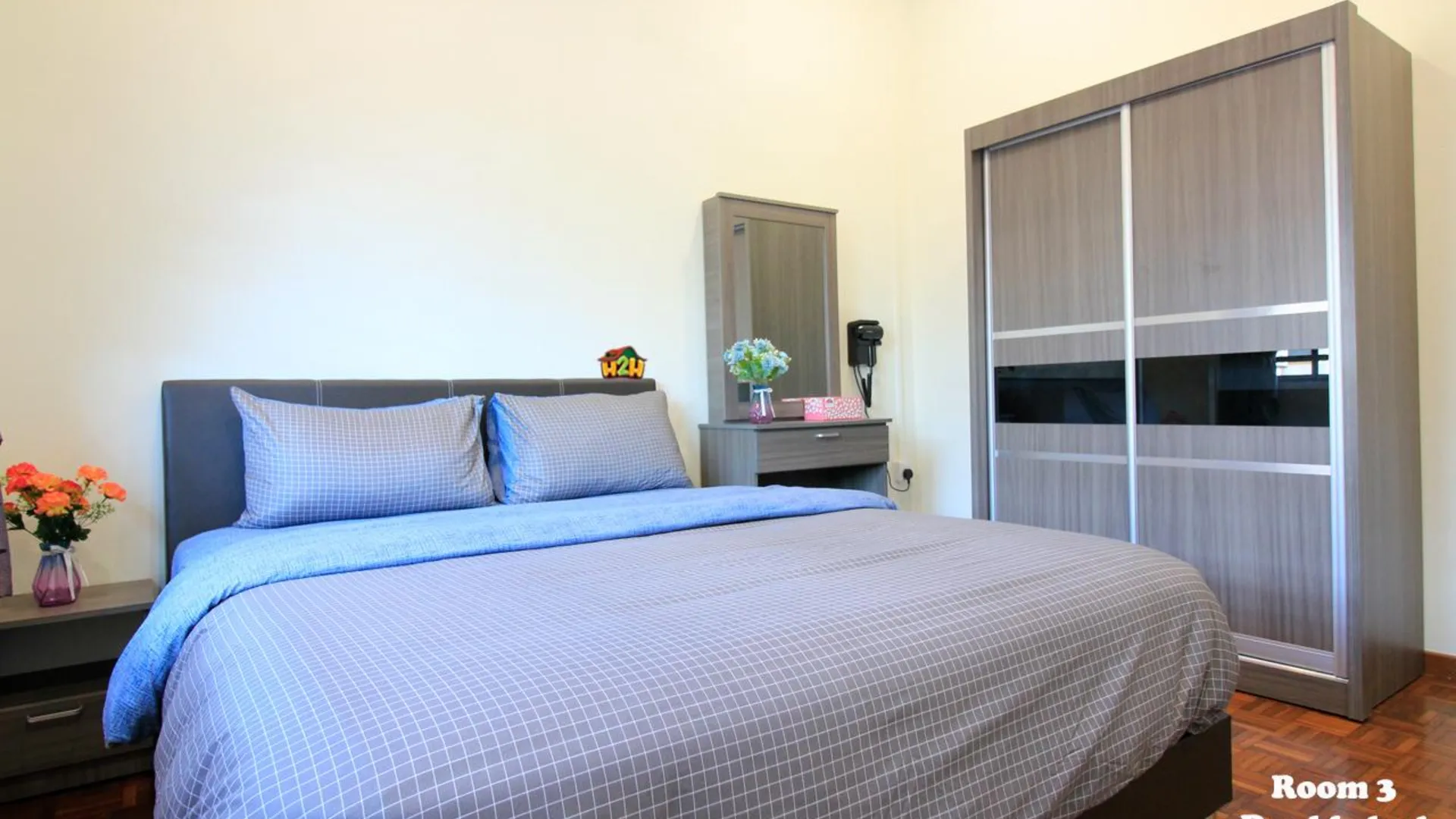 이포 타만 반다라야의 프라이빗 하우스 (200m², 침실 4개, 프라이빗 욕실 3개) 4성급 게스트하우스 스위트룸