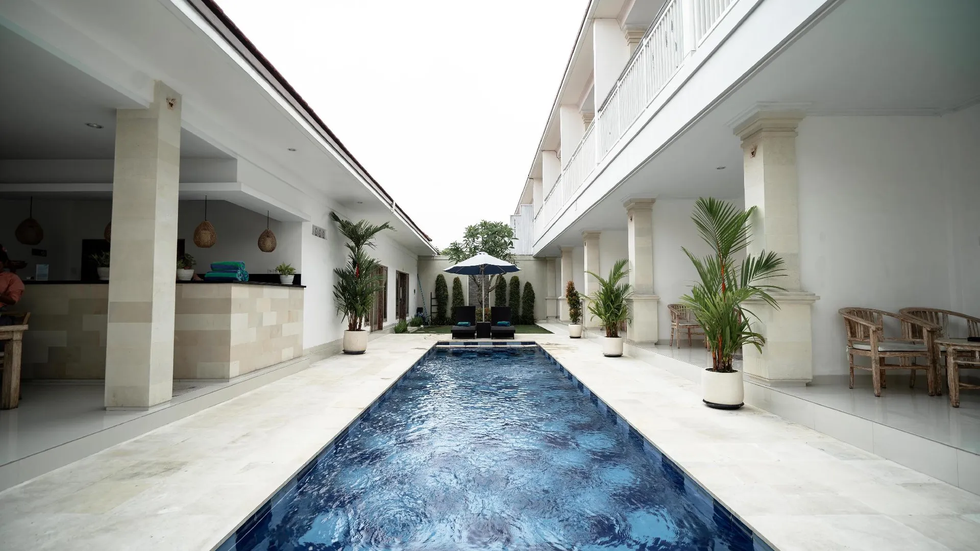 발리 디 에이트 발리 - 스미냑 4성급 게스트하우스 로비