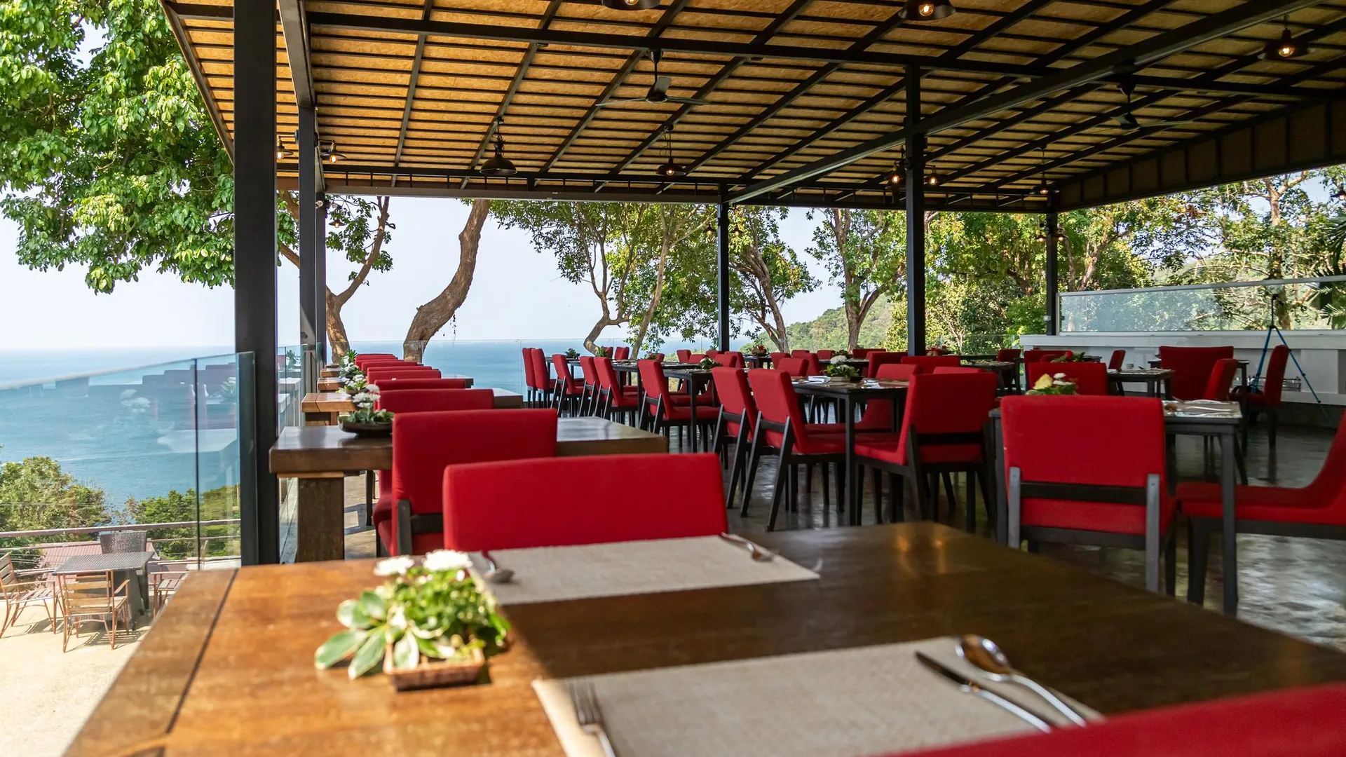 푸켓 시크릿 클리프 리조트 앤 레스토랑 4성급 호텔 레스토랑