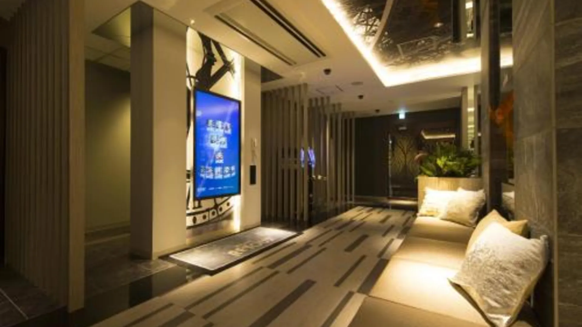 오사카 ルトゥール難波 RetourNANBA 男塾ホテルグループ 2성급 호텔 외관