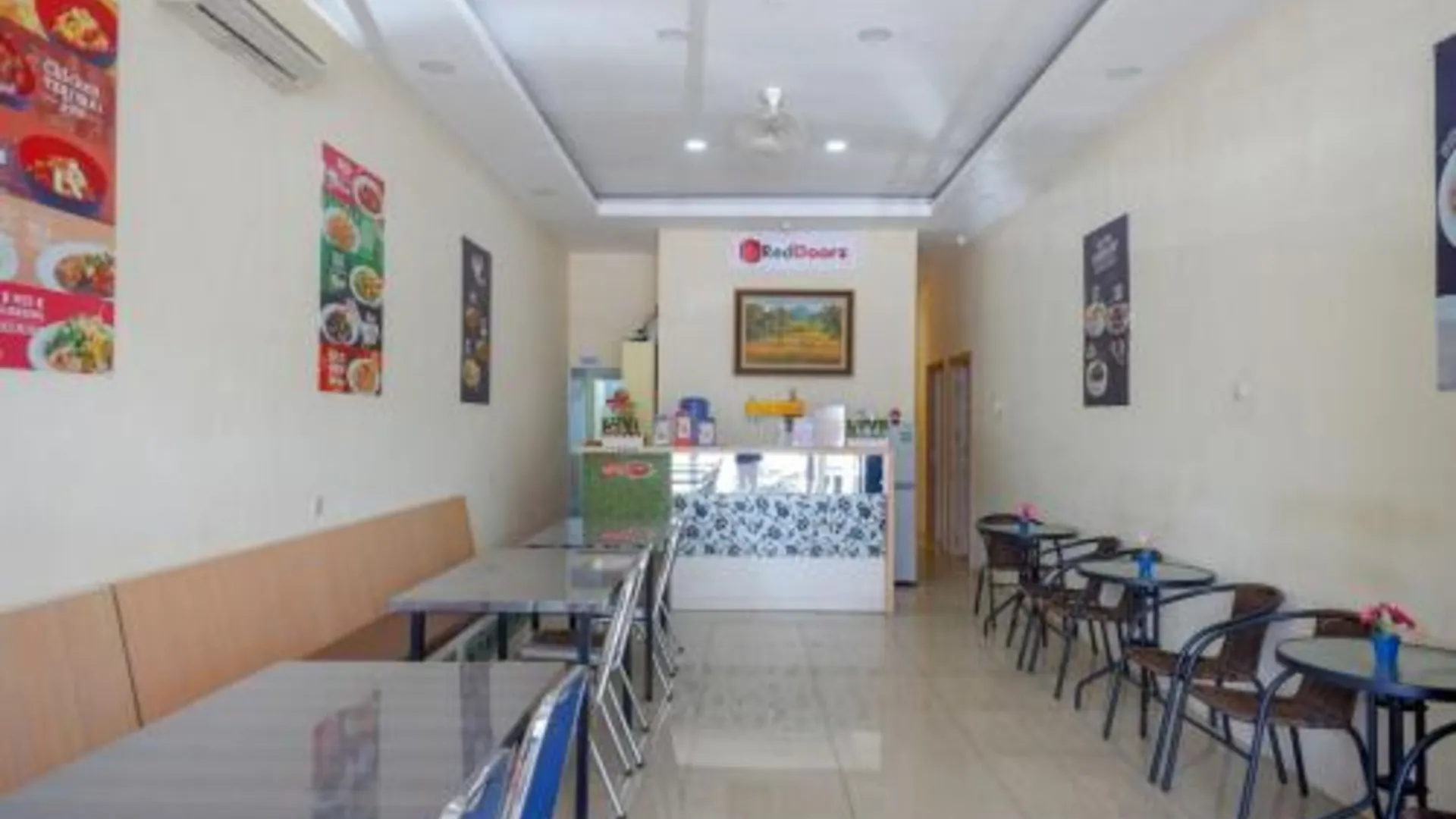 마카사르 레드도어즈 플러스 앳 로사리 마카사르 3성급 호텔 레스토랑