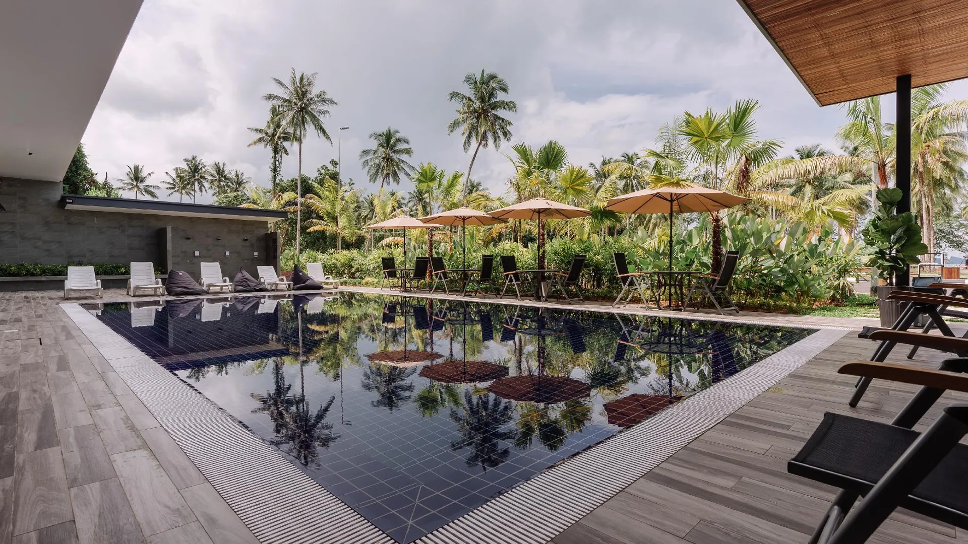 세마탄 록시 세마탄 빌라 앤 타운하우스 호텔 스위트룸