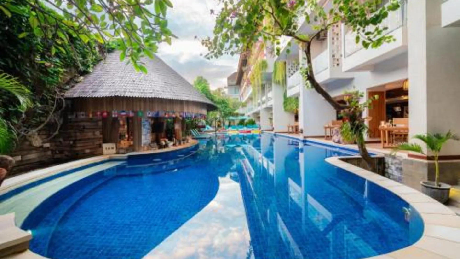 발리 짐바란 베이 비치 리조트 앤 스파 바이 프라부 4성급 호텔 스위트룸