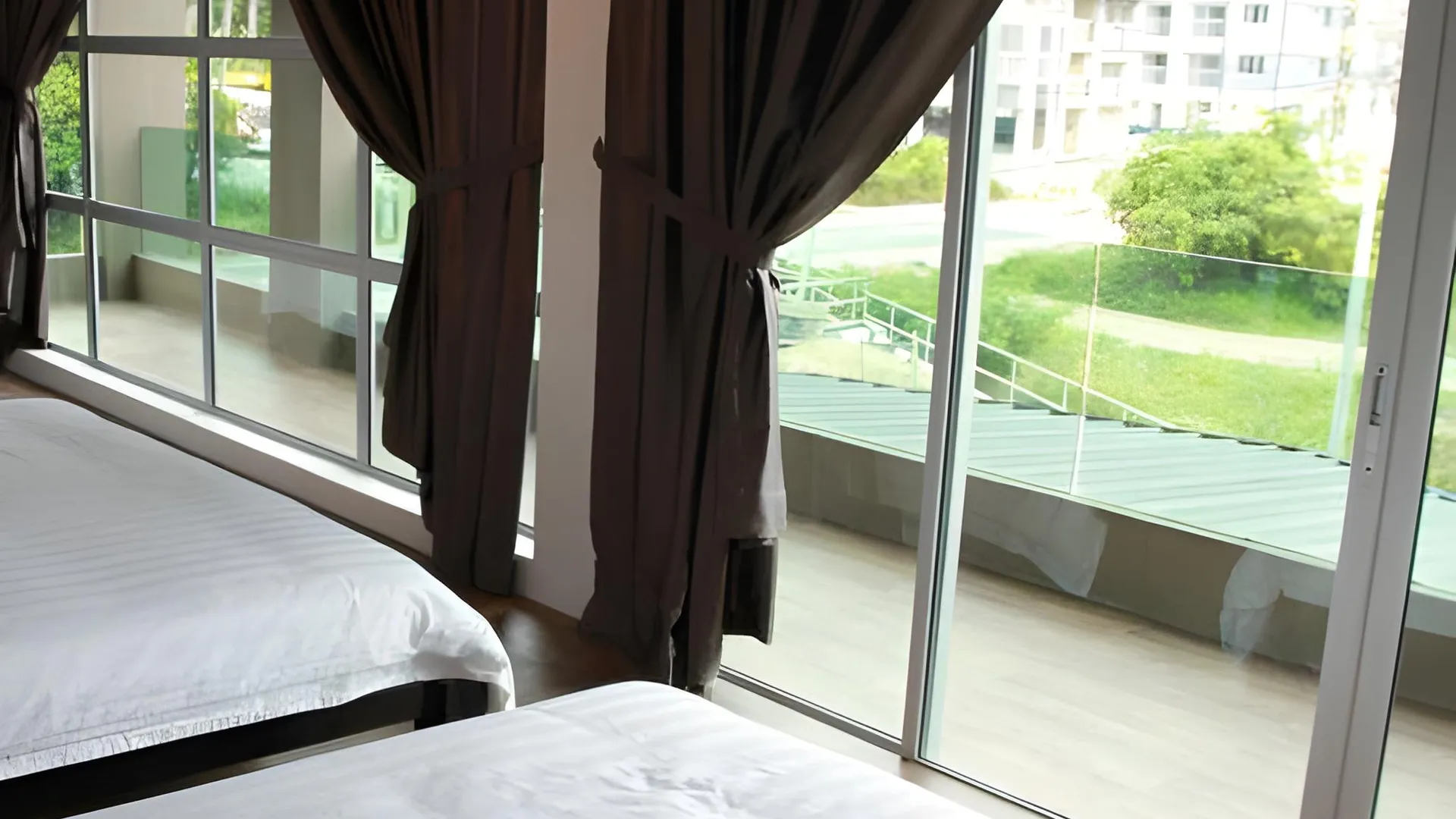 팡코르 호텔 네라얀 2성급 호텔 스위트룸