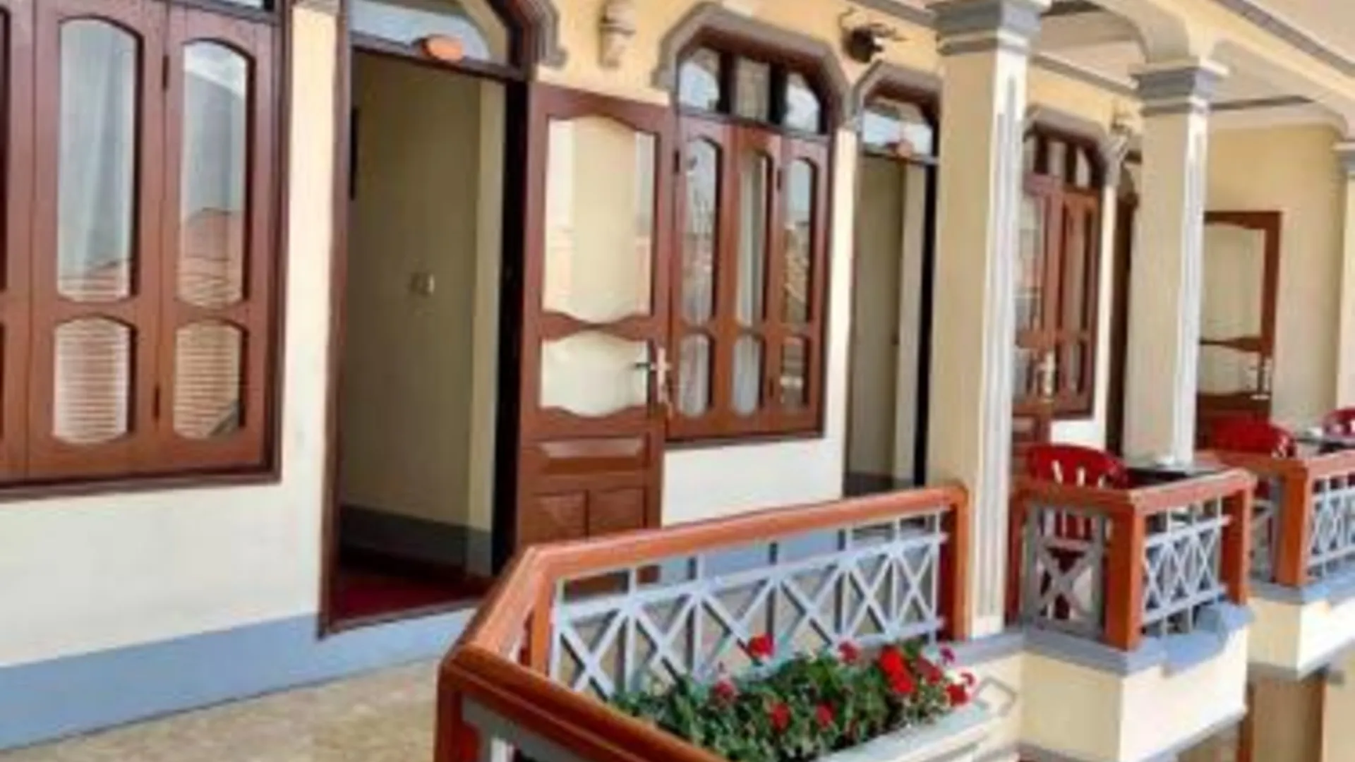 사파 로터스 호텔 1성급 호텔 수영장