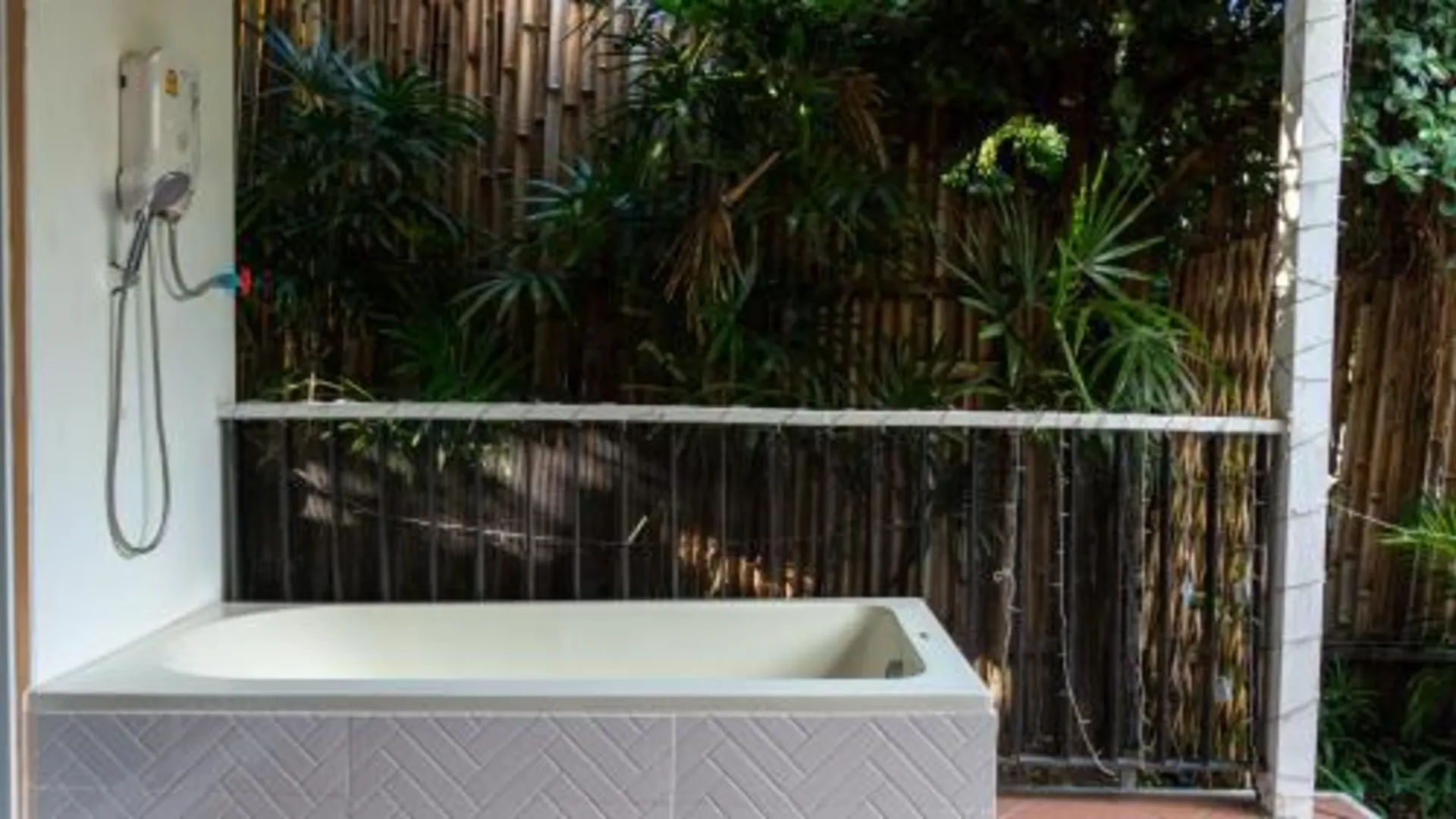 푸켓 The Fifth Bamboo 4성급 호텔 수영장