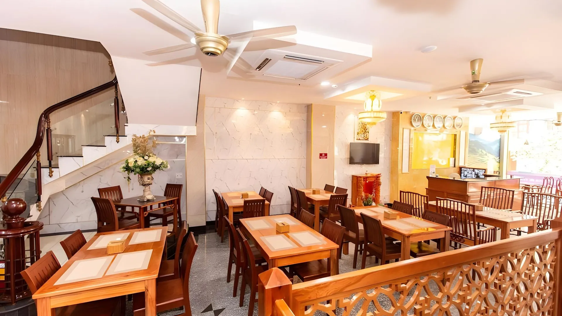 호치민 호아 데 냇 - 산 베이 떤 썬 냇 2성급 호텔 외관