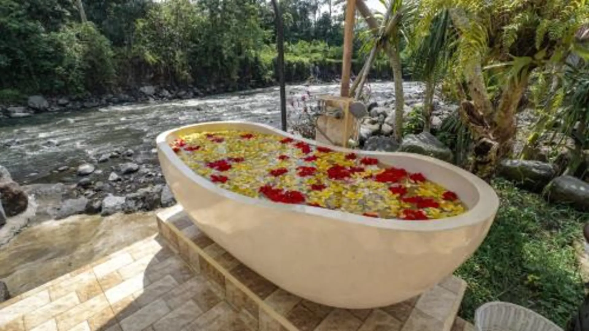 발리 The River Island Sidemen 호텔 수영장