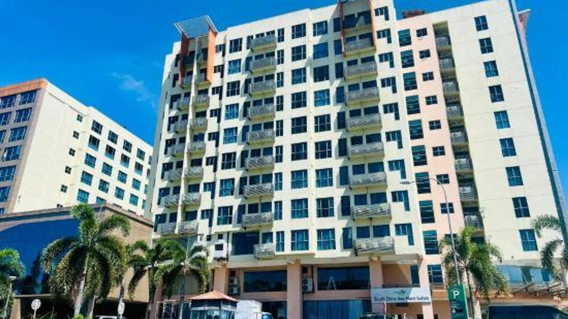 코타키나발루 Royal Crown Scsp 783 KK CBD near Imago 3성급 호텔 외관