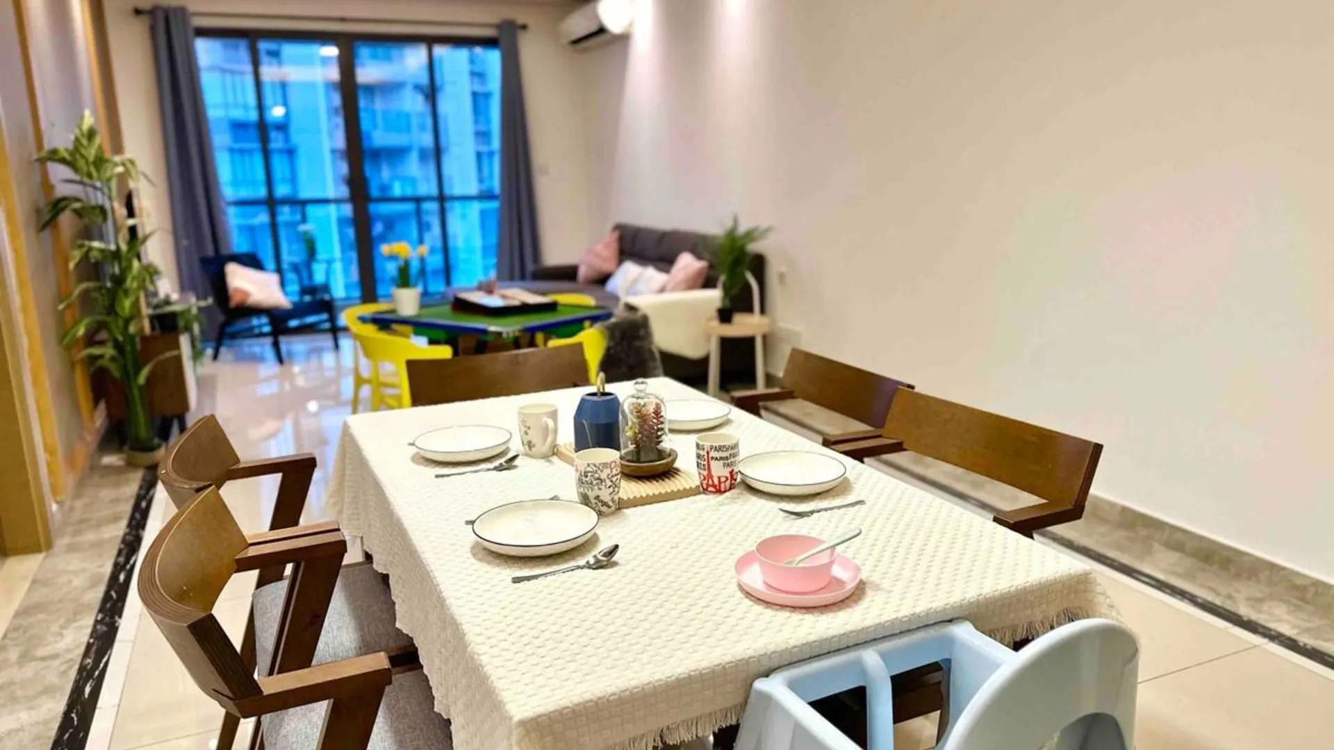 조호바루 / 조호르바루 조호바루의 프라이빗 하우스 (100m², 침실 3개, 프라이빗 욕실 2개) 2성급 싱글룸 레스토랑