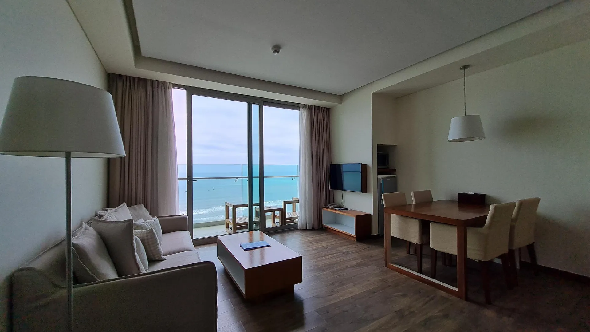 다낭 프억 미의 아파트먼트 (90m², 침실 2개, 프라이빗 욕실 2개) 5성급 싱글룸 객실