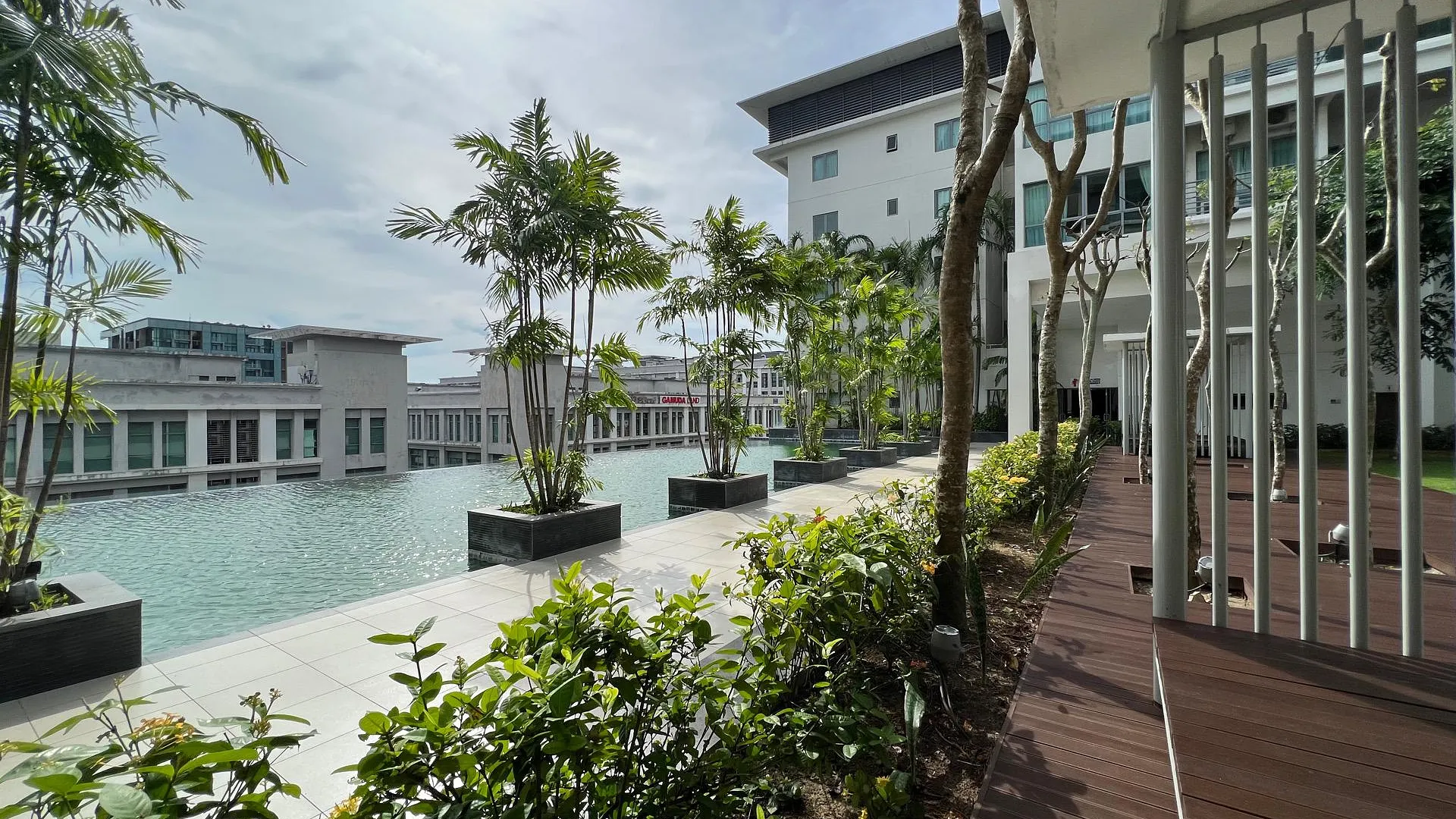 코타키나발루 탄중 아루의 아파트먼트 (91m², 침실 2개, 프라이빗 욕실 2개) 4성급 싱글룸 수영장