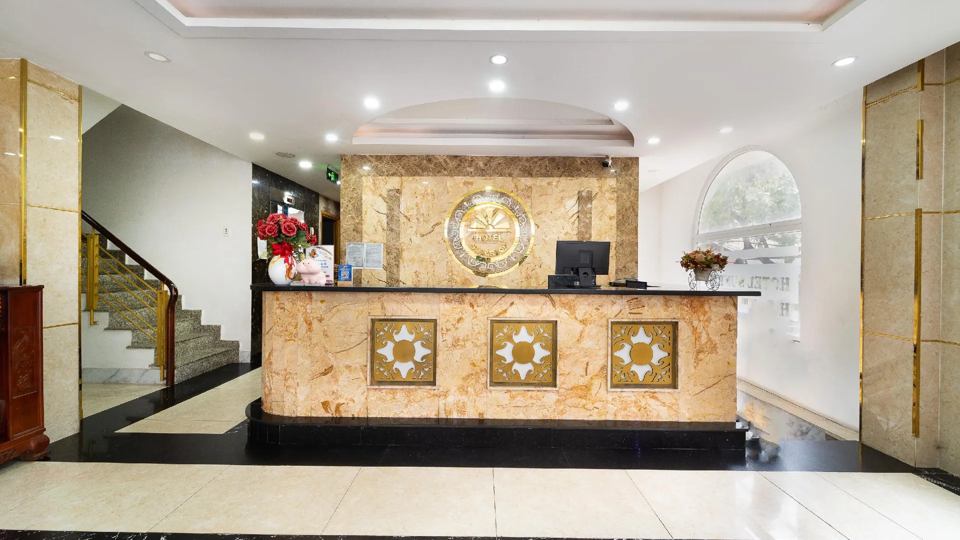 호치민 컬렉션 오 선라이즈 호텔 쭝선 롯데마트 근처 3성급 호텔 레스토랑