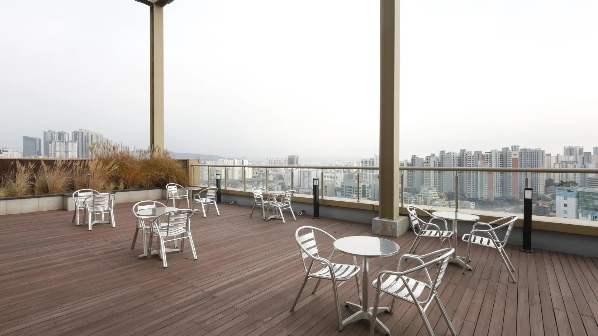 서울 맹그로브 신설 2성급 호텔 외관