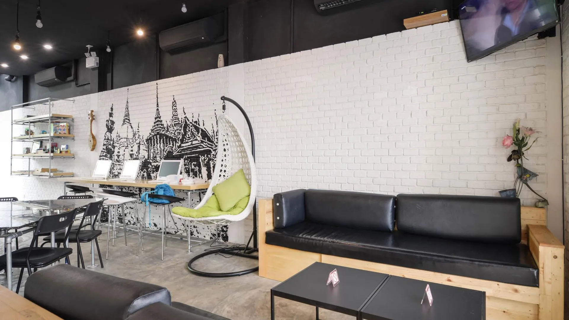 방콕 더 큐브 호스텔 실롬 2성급 호텔 외관