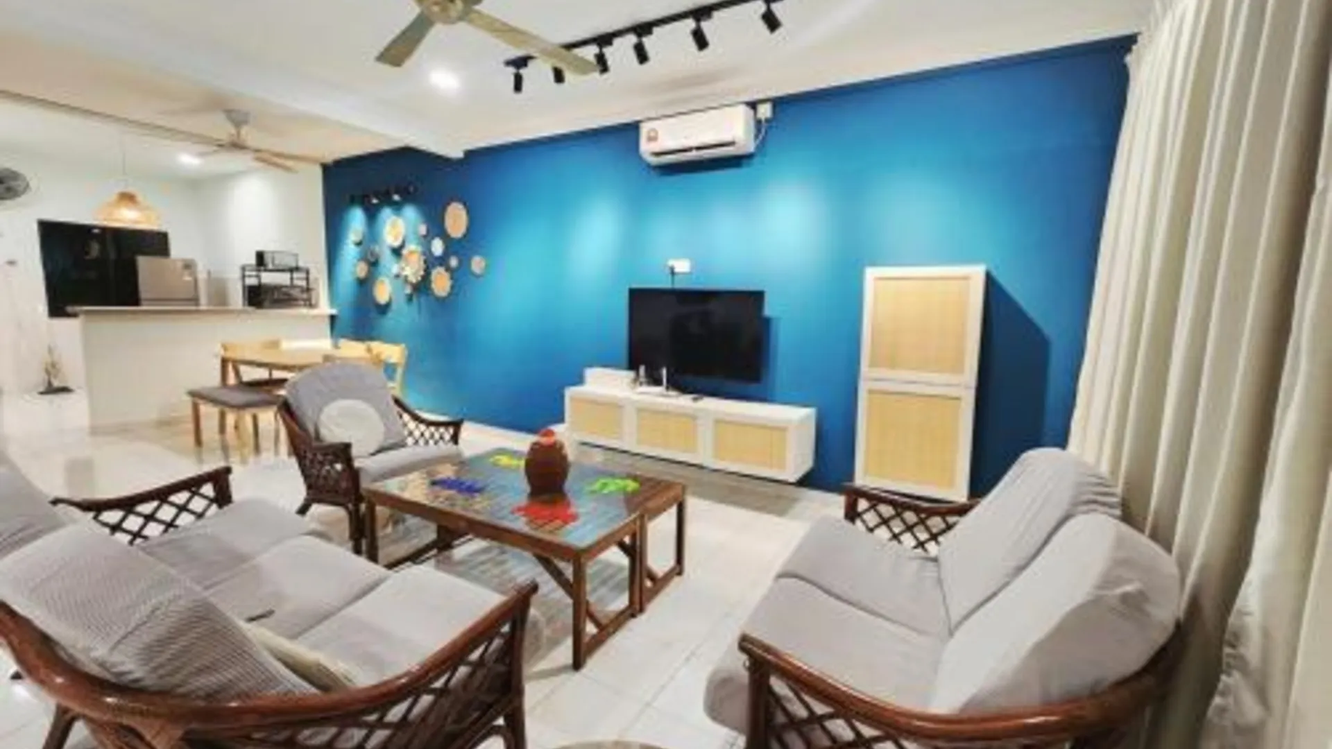 이포 캄풍 쿠차이의 프라이빗 하우스 (m², 침실 4개, 프라이빗 욕실 4개) 3성급 게스트하우스 스위트룸