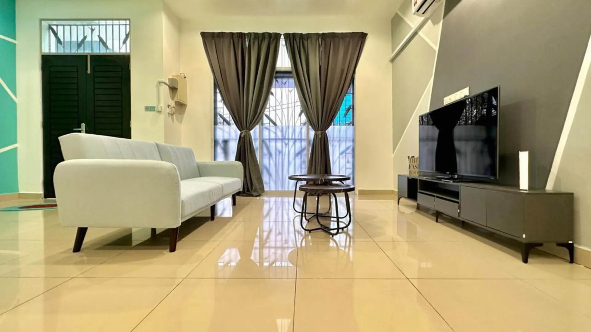 이포 켈레방의 프라이빗 하우스 (163m², 침실 4개, 프라이빗 욕실 4개) 3성급 싱글룸 로비