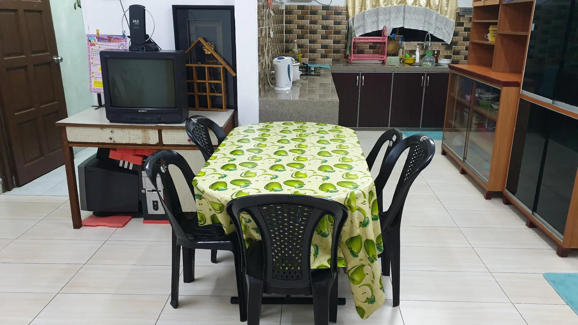 숭가이 페타니 숭아이 페타니 센트럴 의 프라이빗 하우스 (150m², 침실 3개, 프라이빗 욕실 2개) 3성급 싱글룸 레스토랑