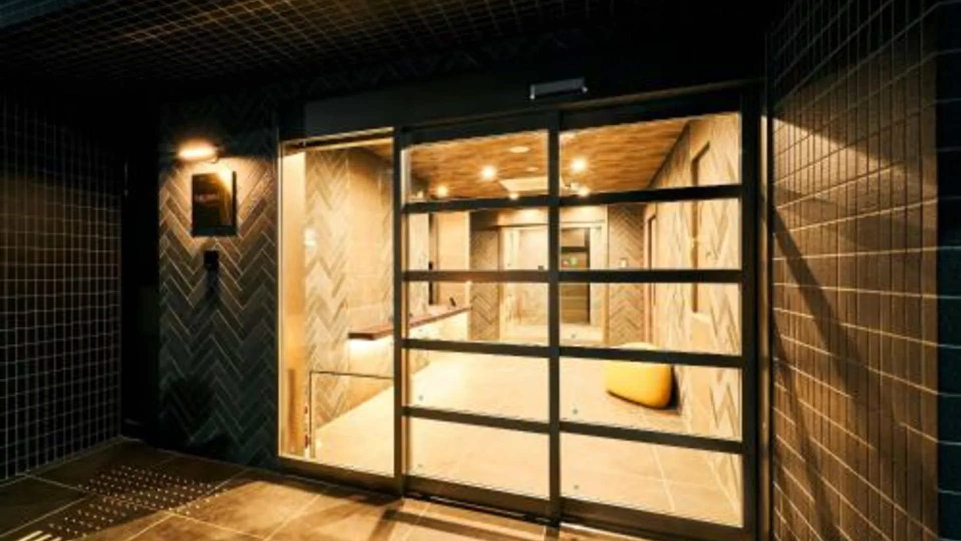 후쿠오카 라쿠텐 스테이 후쿠오카 야쿠인 4성급 게스트하우스 외관