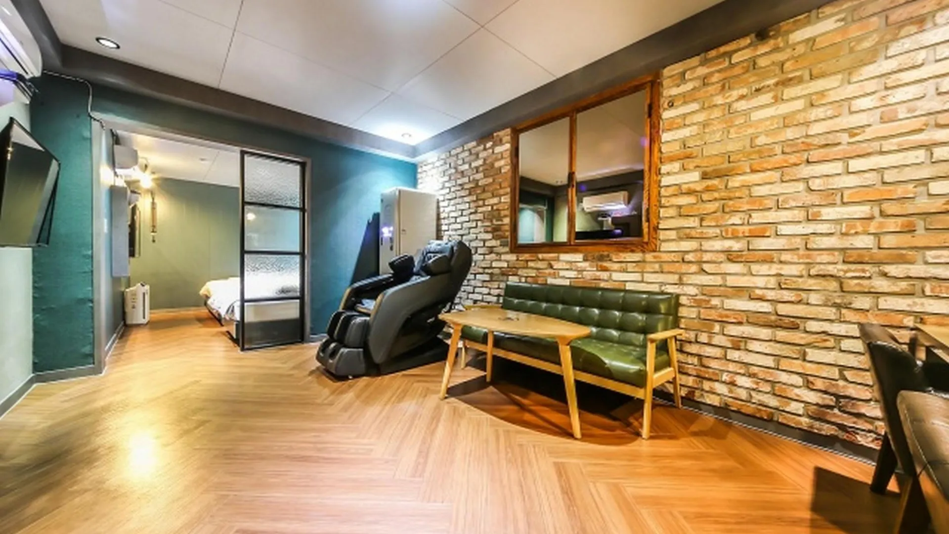 창원 창원 명서동 플레이 호텔 로비