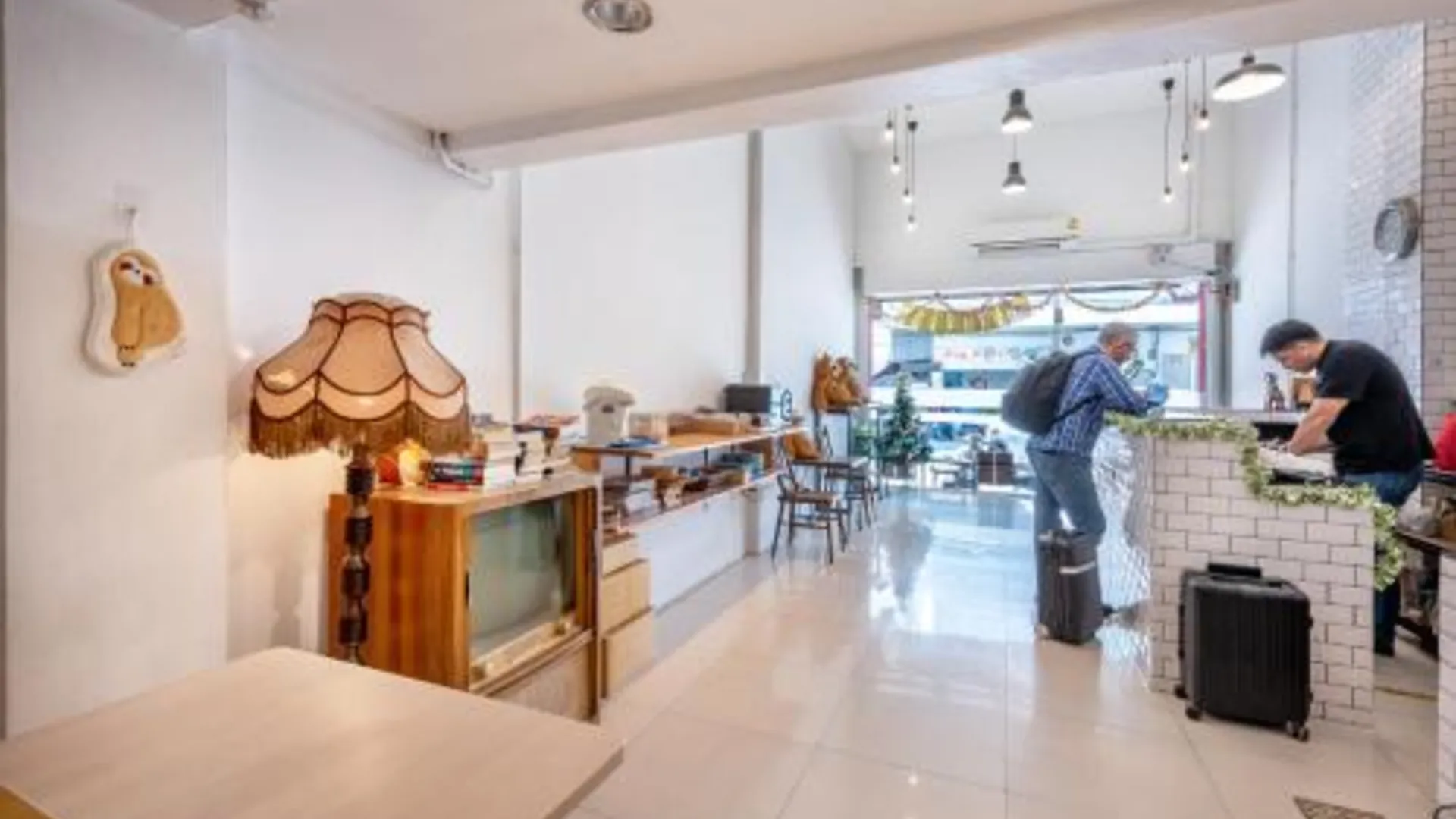 방콕 슬로스 호스텔 돈무앙 에어포트 2성급 호텔 로비