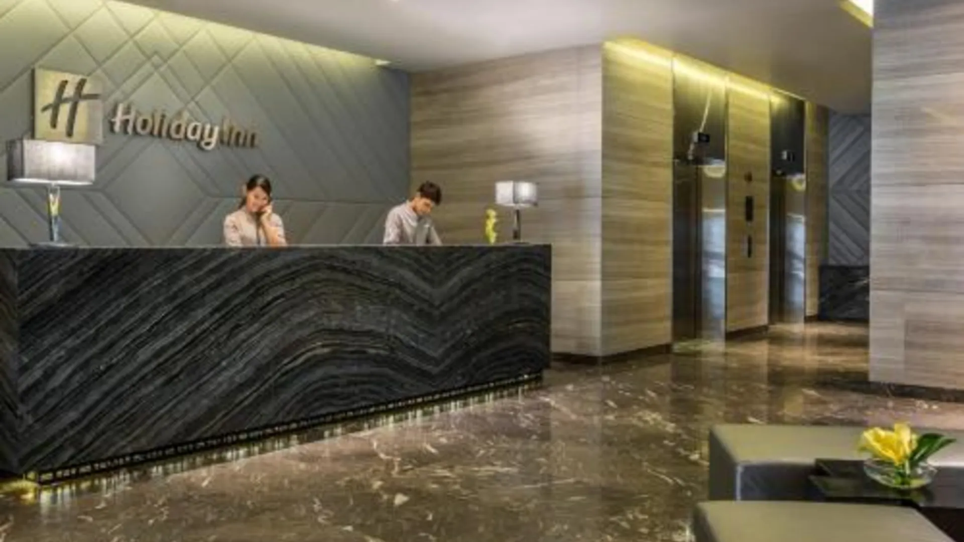 방콕 홀리데이 인 방콕 수쿰빗 바이 IHG 4성급 호텔 수영장