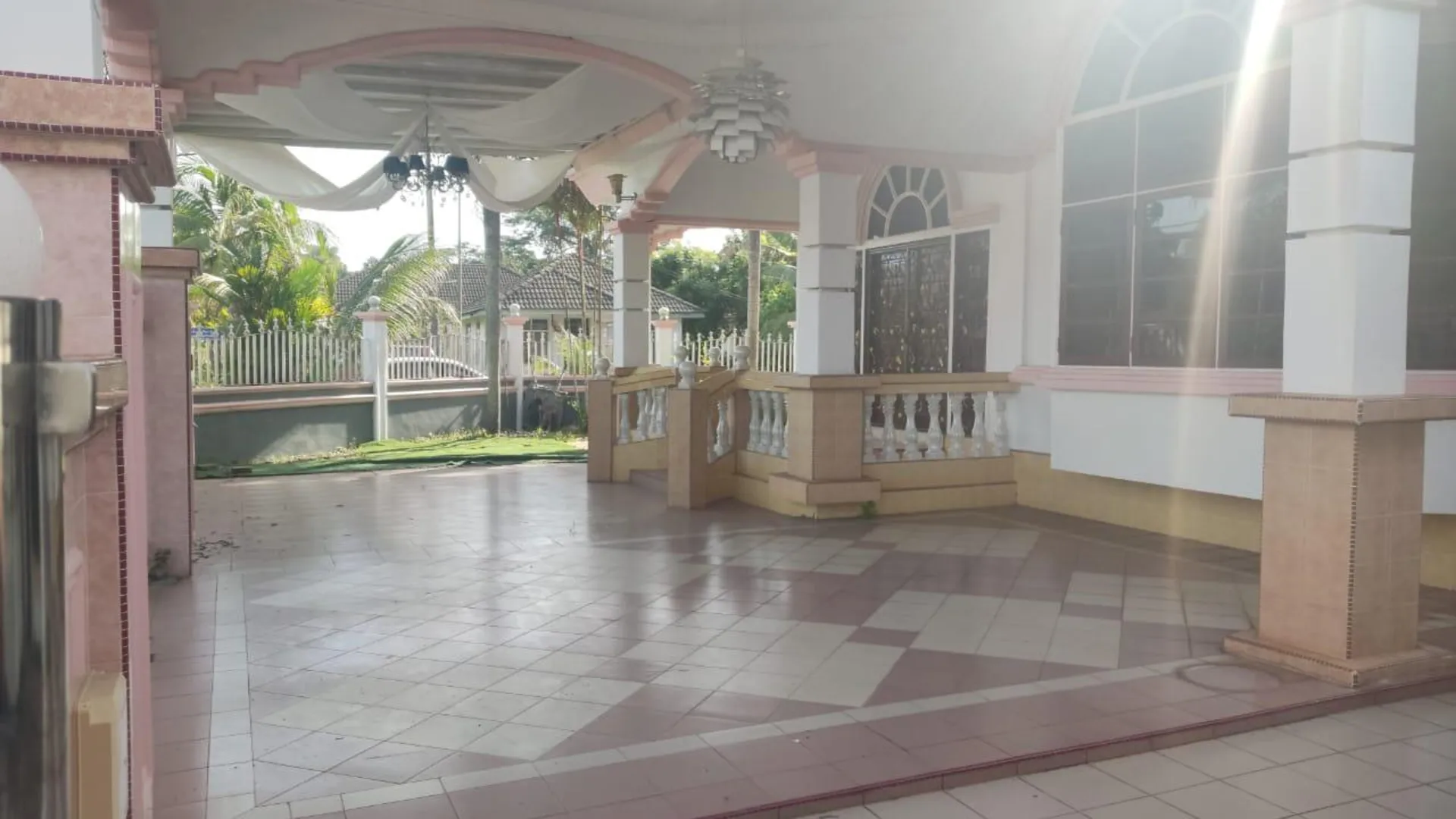 쿠안탄 반다르 인데라 마코타의 빌라 (4000m², 침실 5개, 프라이빗 욕실 4개) 4성급 싱글룸 객실