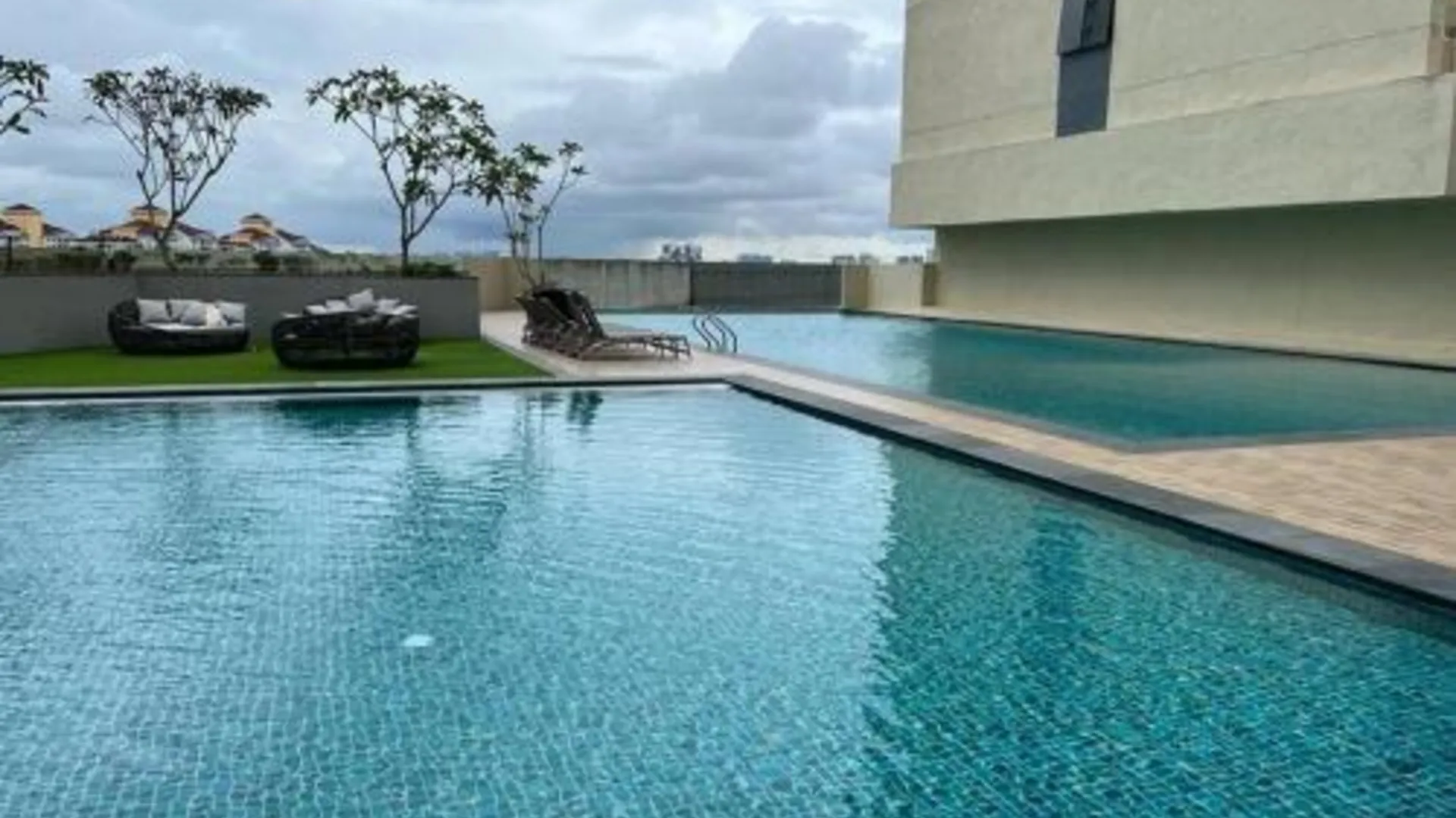 조호바루 / 조호르바루 패러다임 레지던스 바이 앤틀러존 5성급 게스트하우스 수영장