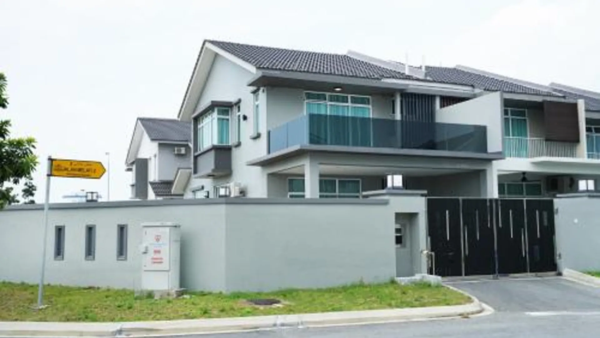 데사루 반다르 페나와르의 프라이빗 하우스 (194m², 침실 4개, 프라이빗 욕실 3개) 3성급 싱글룸 외관